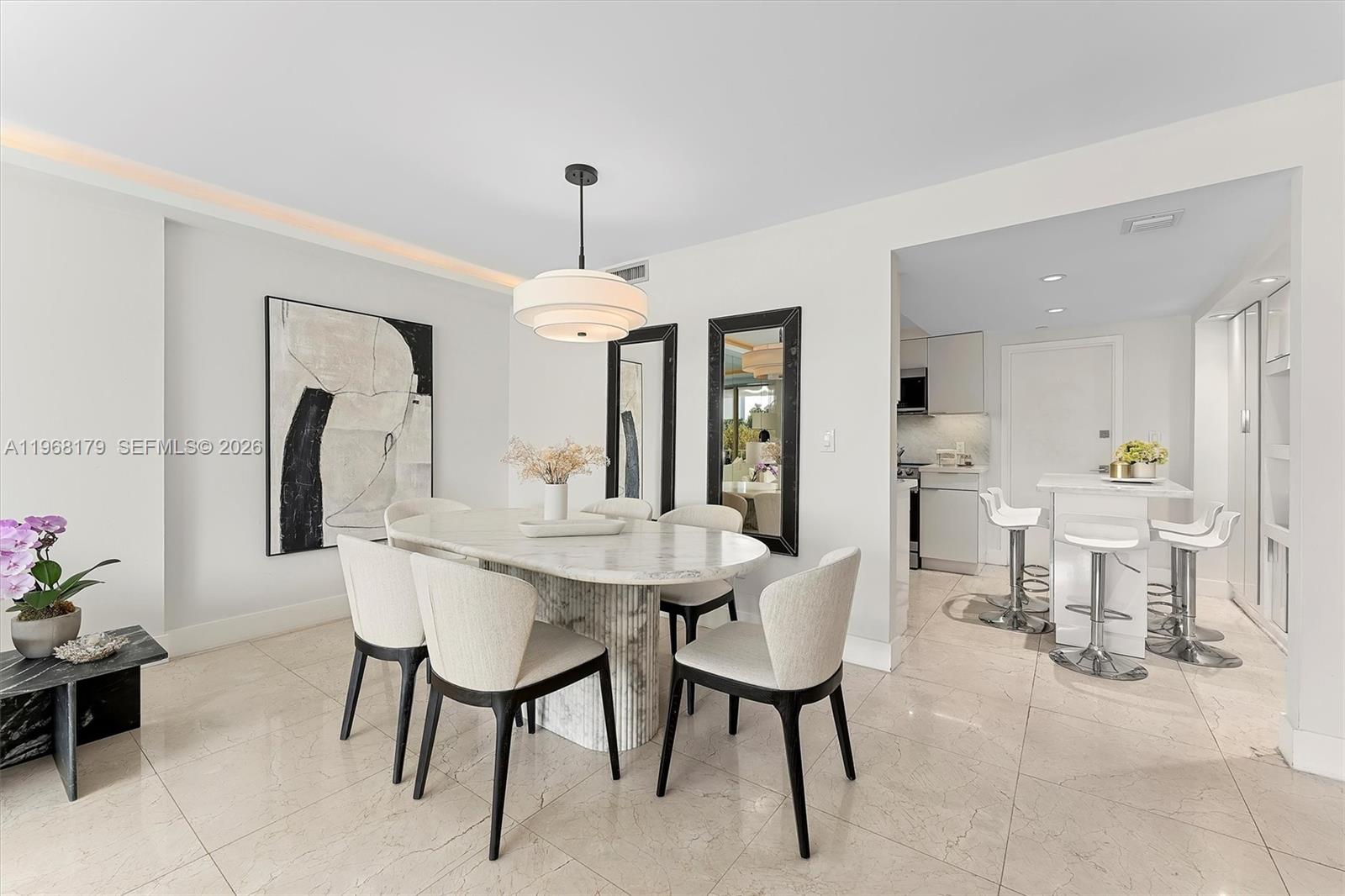 COMMODORE CLUB SOUTH COND - Residential