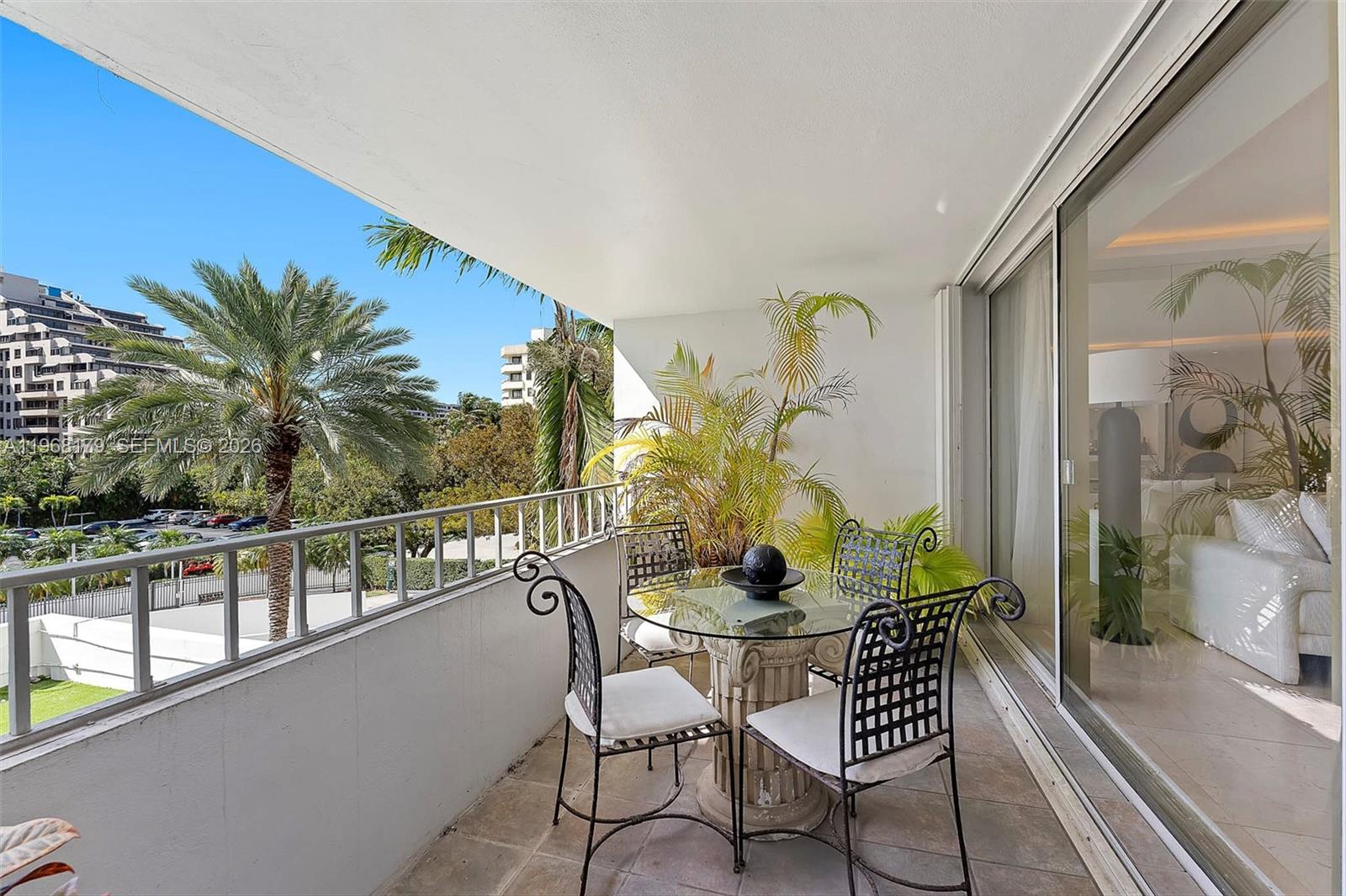 COMMODORE CLUB SOUTH COND - Residential