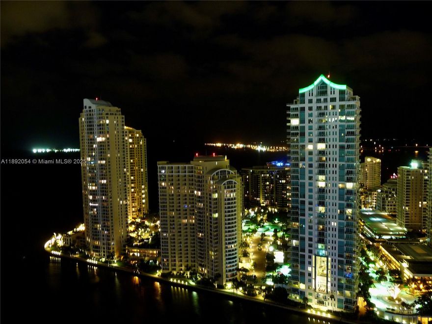 Live where inspiring views meet unbeatable convenience—One Miami West is the place to live and invest! Modern, cozy 1 bed/1 bath on the 39th floor, south-facing, with dazzling views of Downtown, Brickell, and the Intracoastal. Steps to Bayside, Kaseya Arena, Brickell City Centre, Whole Foods, and top dining. Resort amenities: infinity pool (pool deck about to re-open, beautifully renovated), sauna, gym, business rooms, game room, on-site market, valet, 24/7 security. Pet-friendly. Investors: 30-day min short-term rentals and annual leases for steady income. First-time buyers welcome—typical low down-payment required. Let it be you!