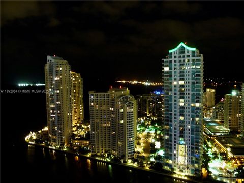 325 S Biscayne Blvd 3917 Miami FL 33131