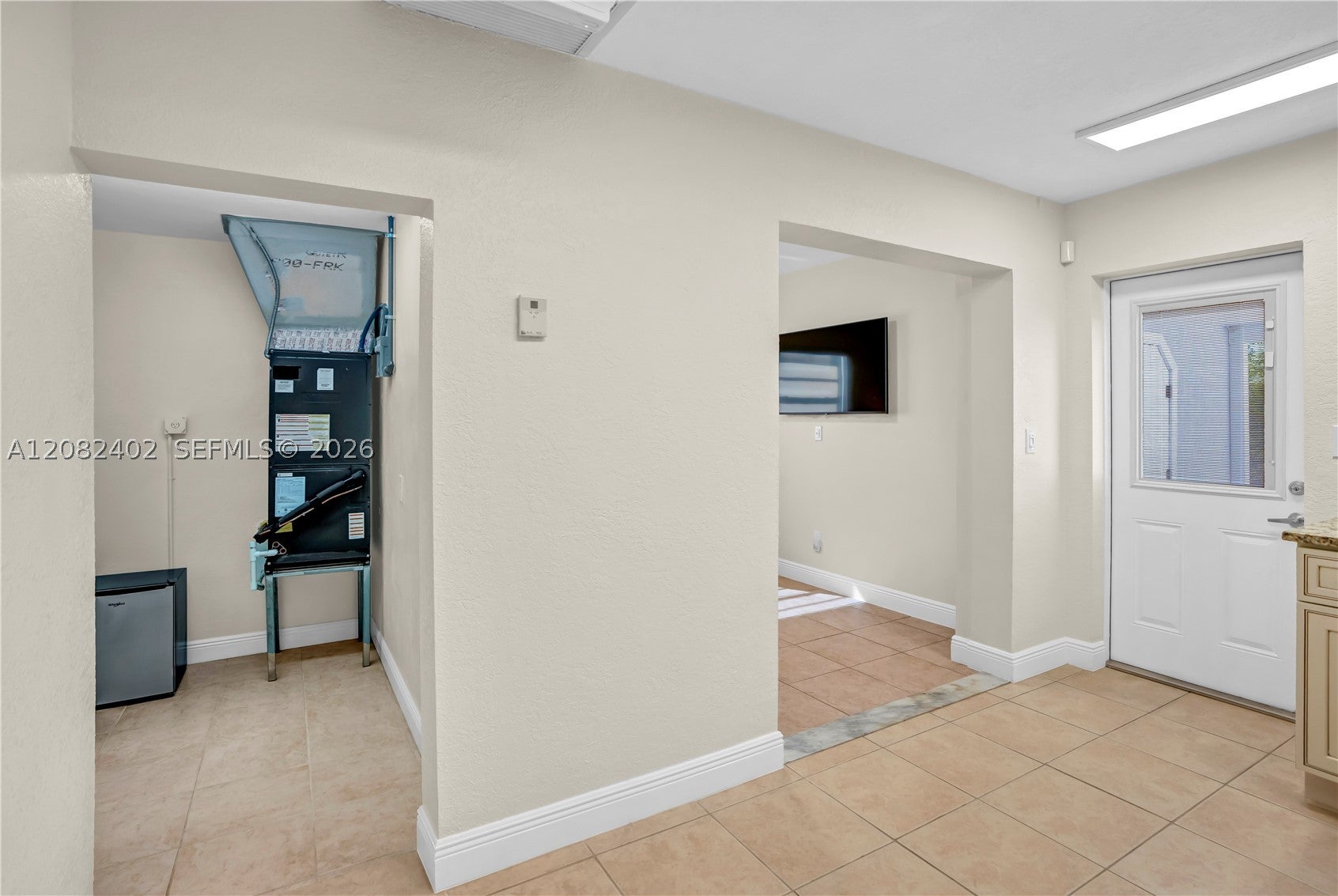481 E Commercial Blvd