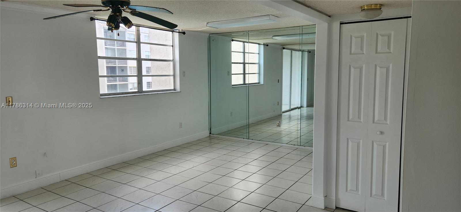 EL CONQUISTADOR SOUTH CON - Residential