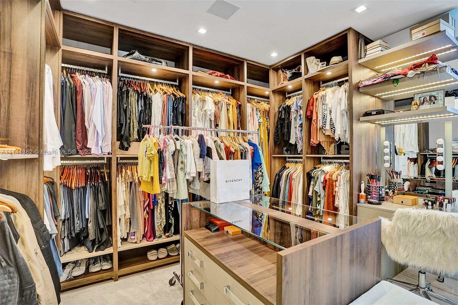 HOLLEMAN PARK - Residential