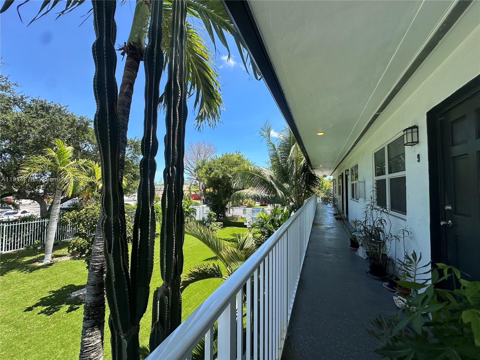 NORTH HOLLYWOOD SQUARE AM - Residential Lease