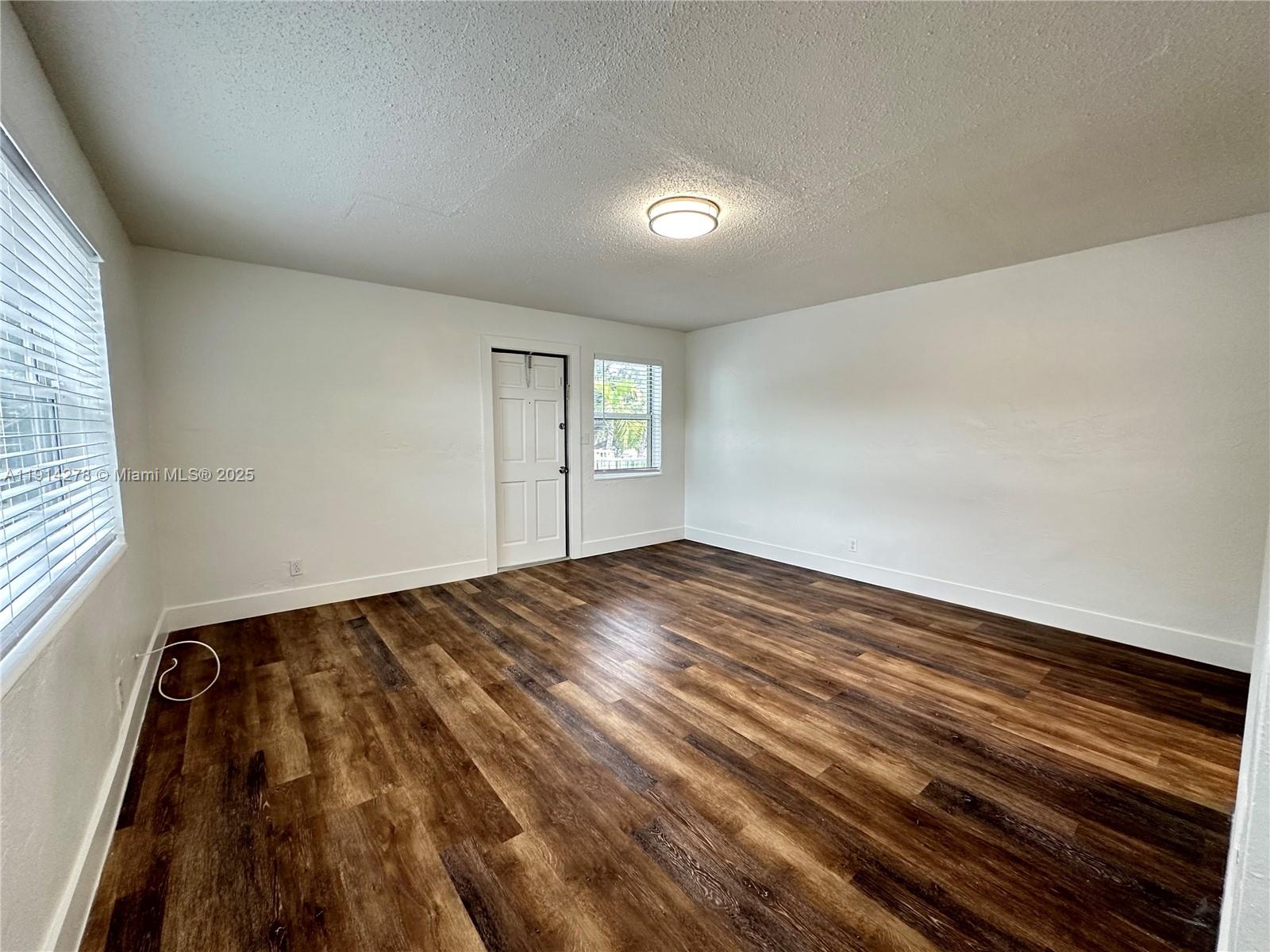 NORTH HOLLYWOOD SQUARE AM - Residential Lease