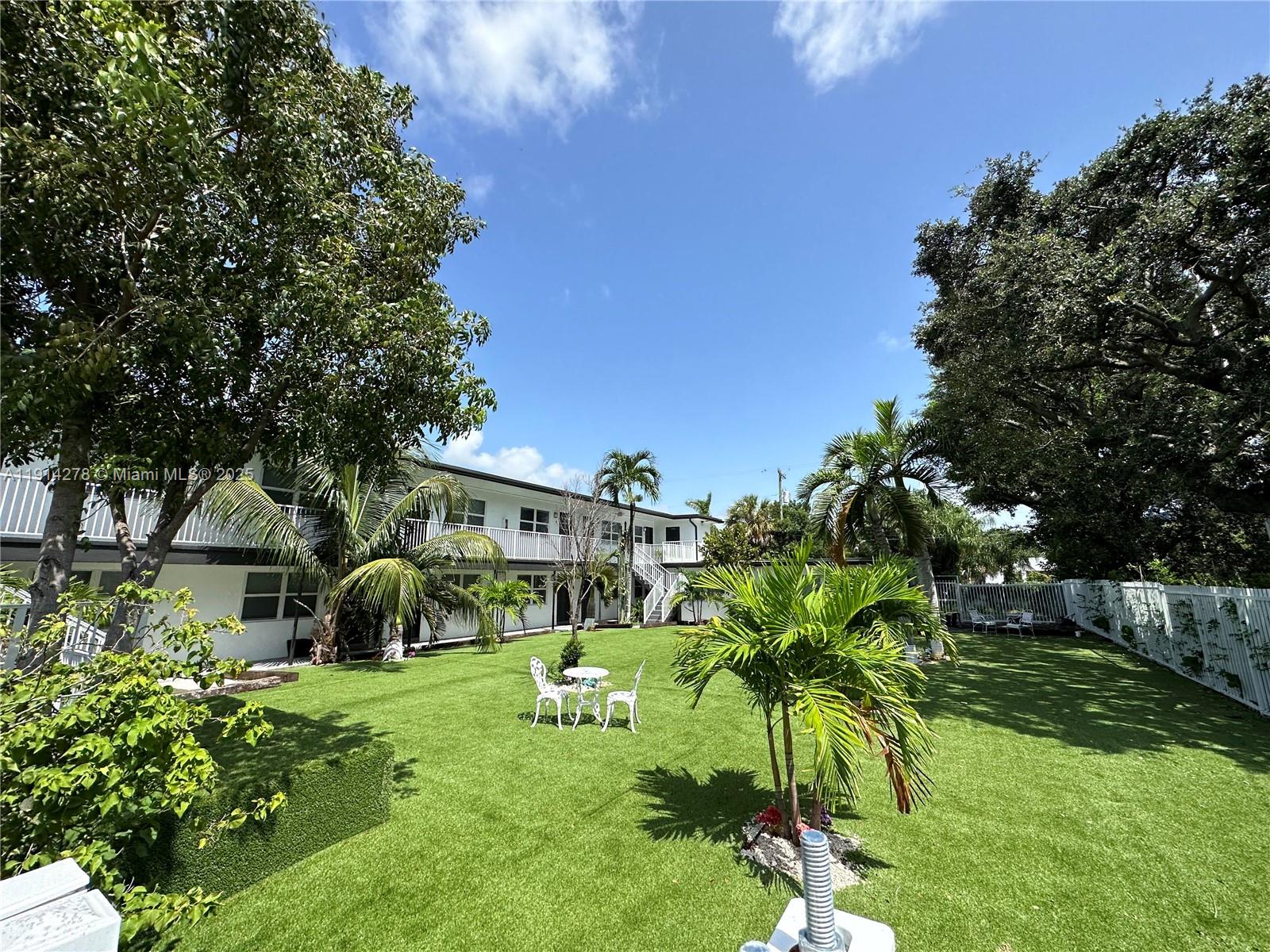 NORTH HOLLYWOOD SQUARE AM - Residential Lease