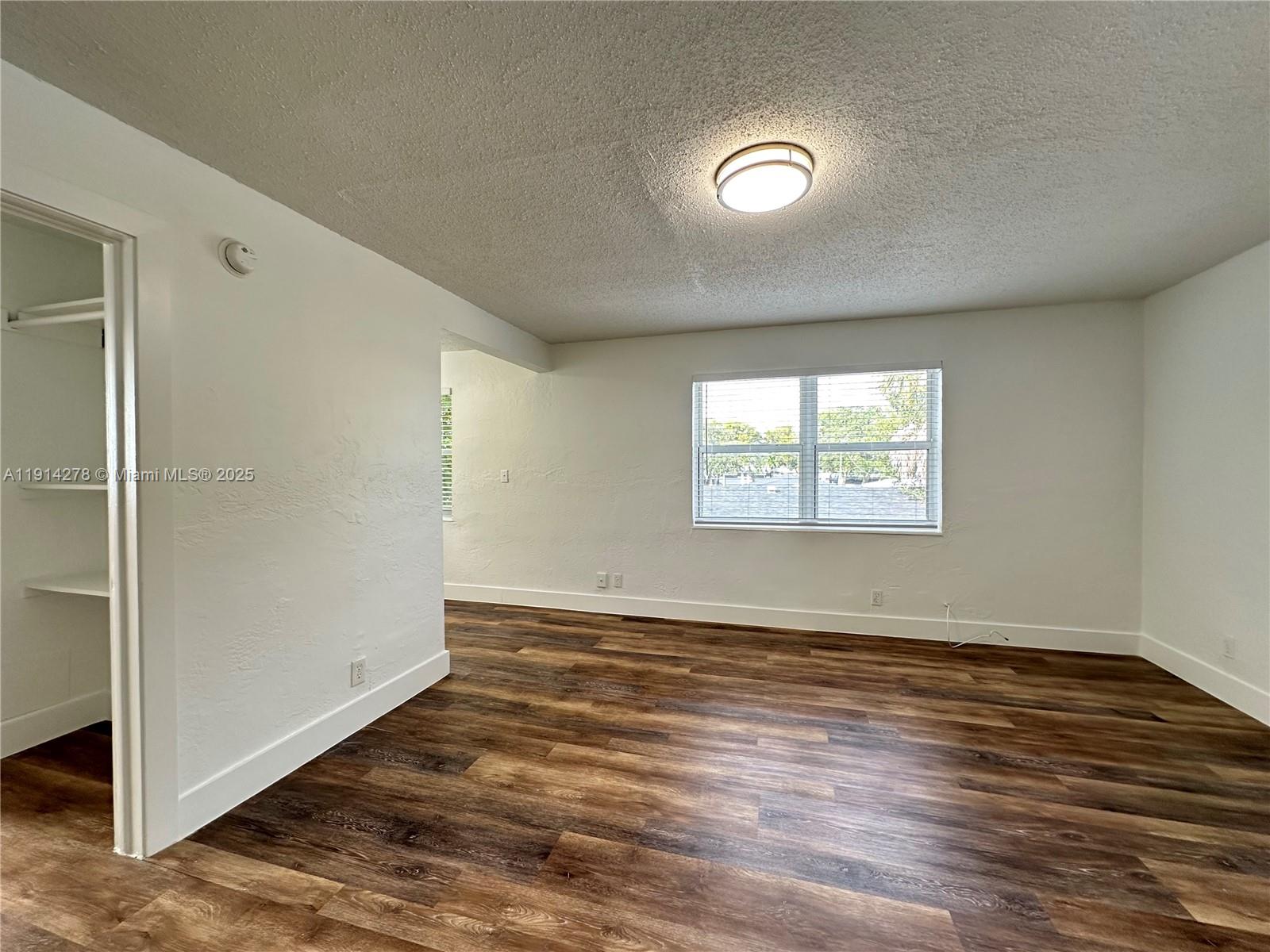 NORTH HOLLYWOOD SQUARE AM - Residential Lease