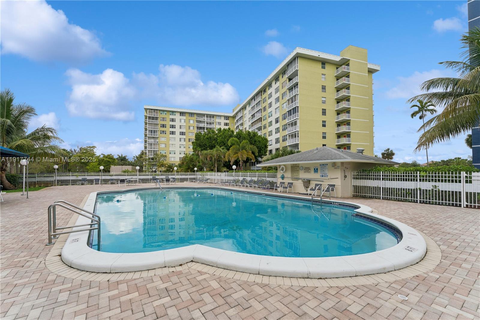 HILLCREST NO 21 CONDO - Residential