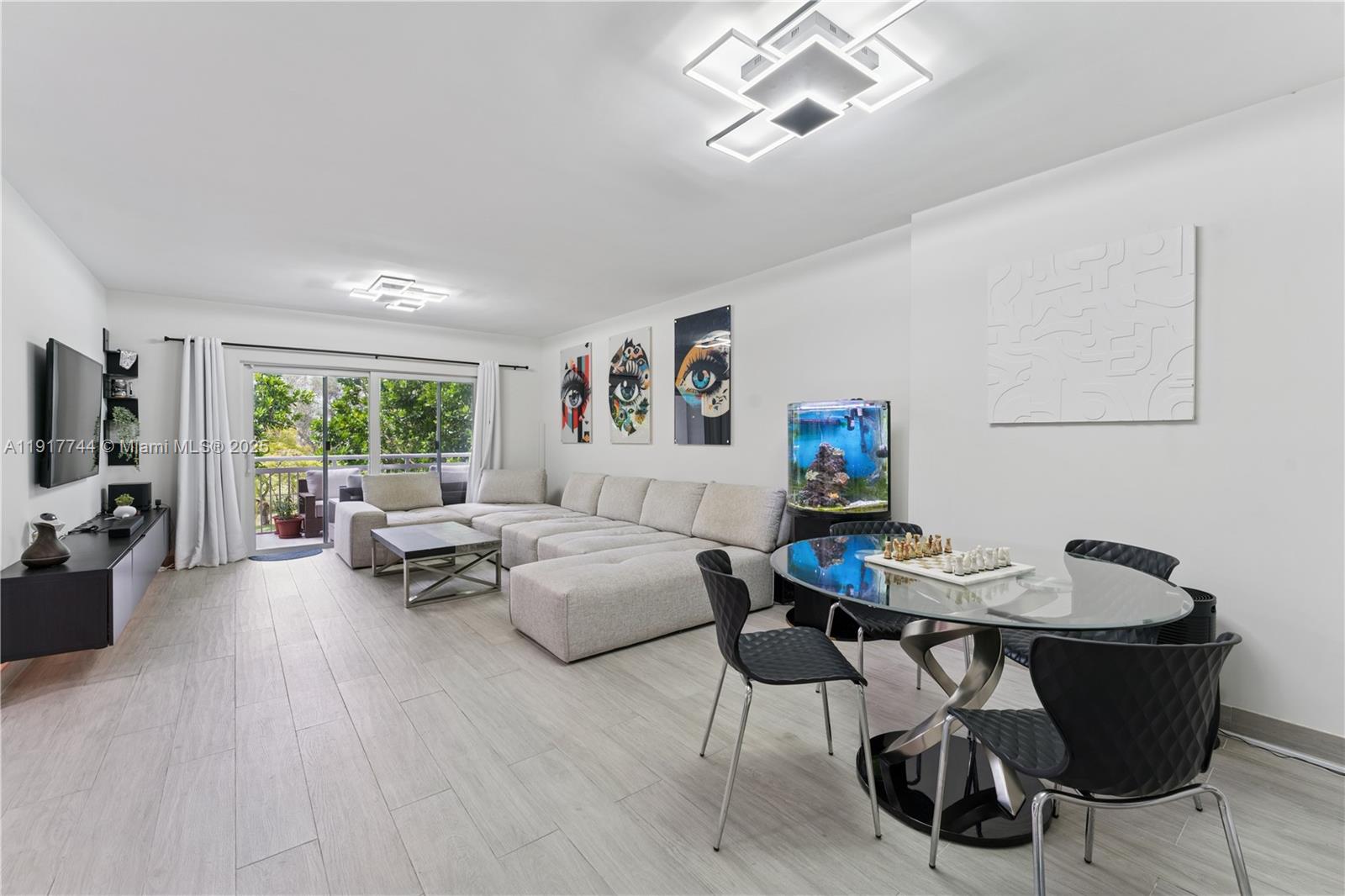 HILLCREST NO 21 CONDO - Residential