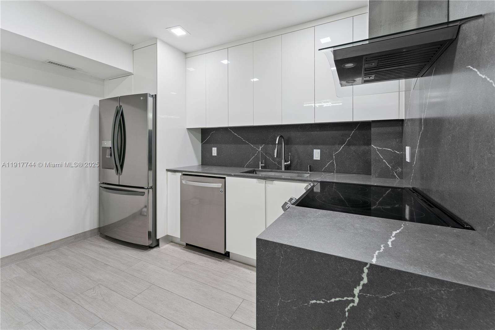 HILLCREST NO 21 CONDO - Residential