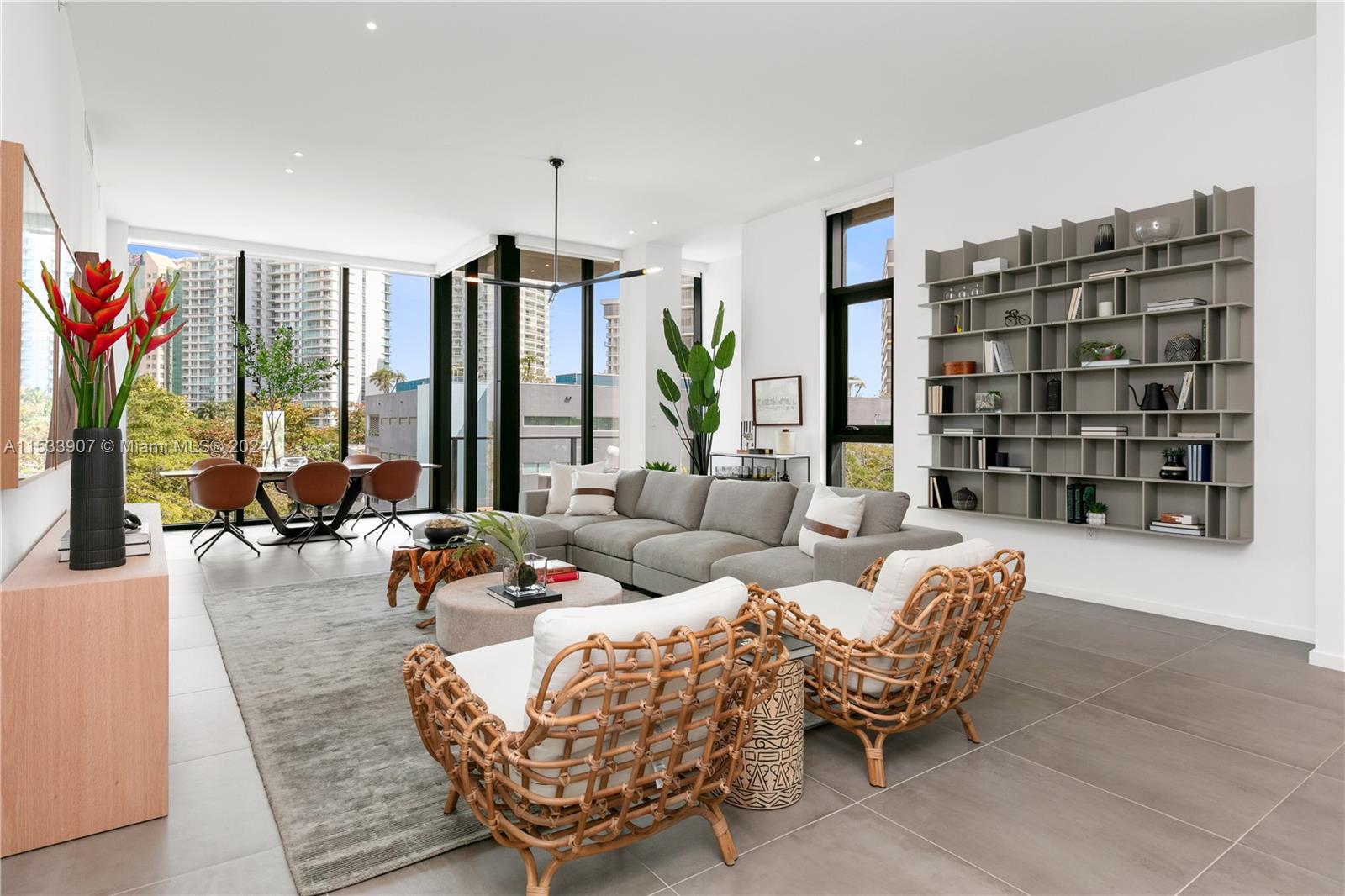 Glasshous Condo - Residential