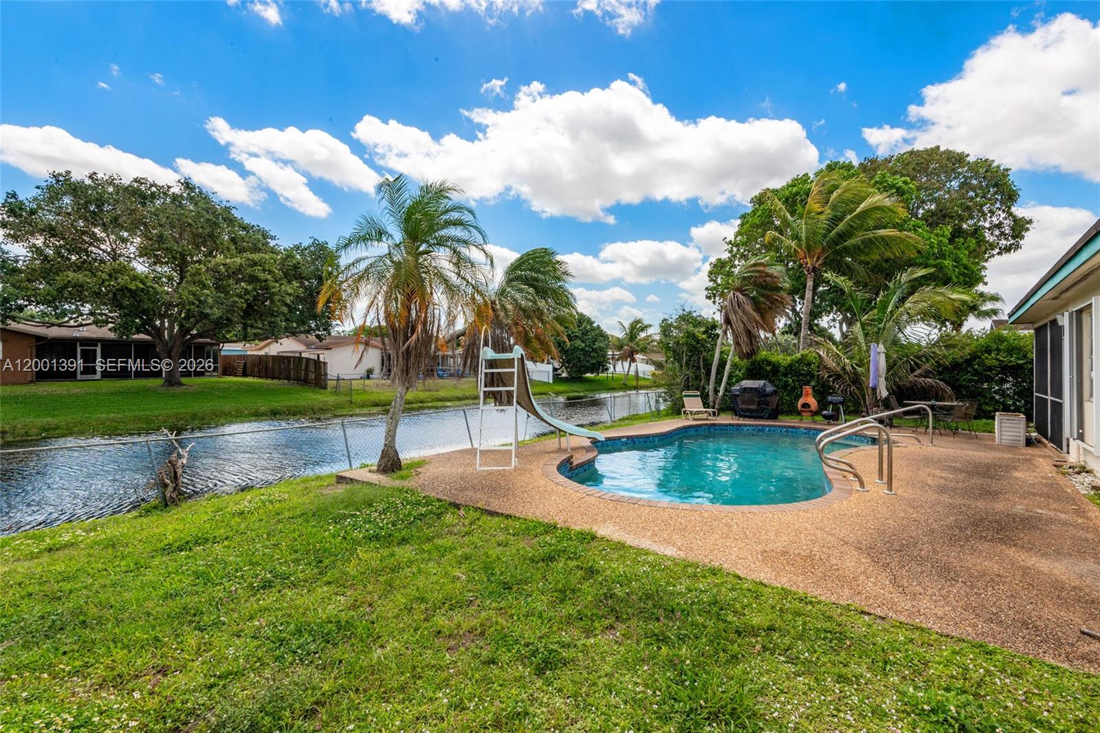 PASADENA LAKES SOUTH - Residential