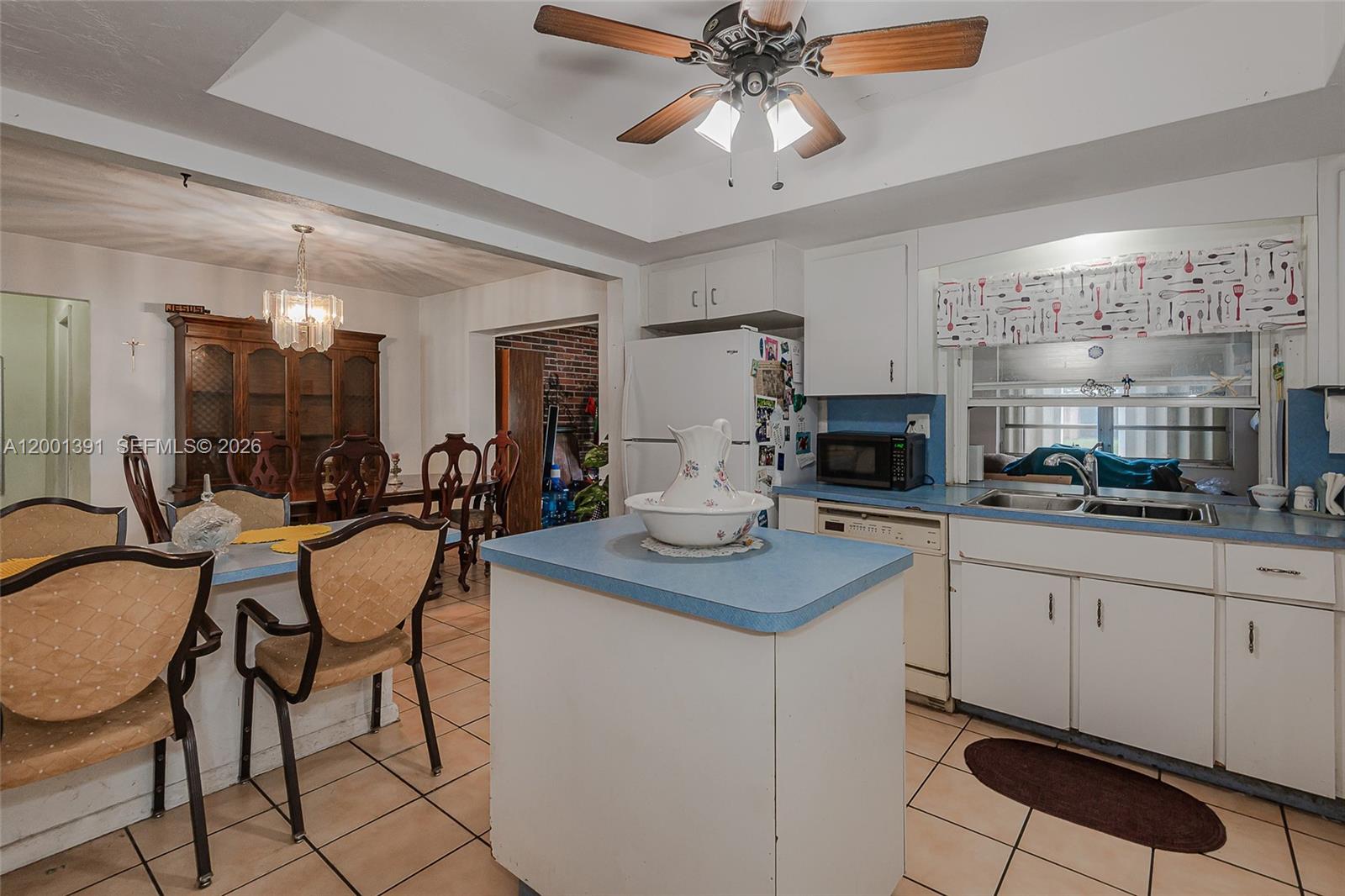 PASADENA LAKES SOUTH - Residential