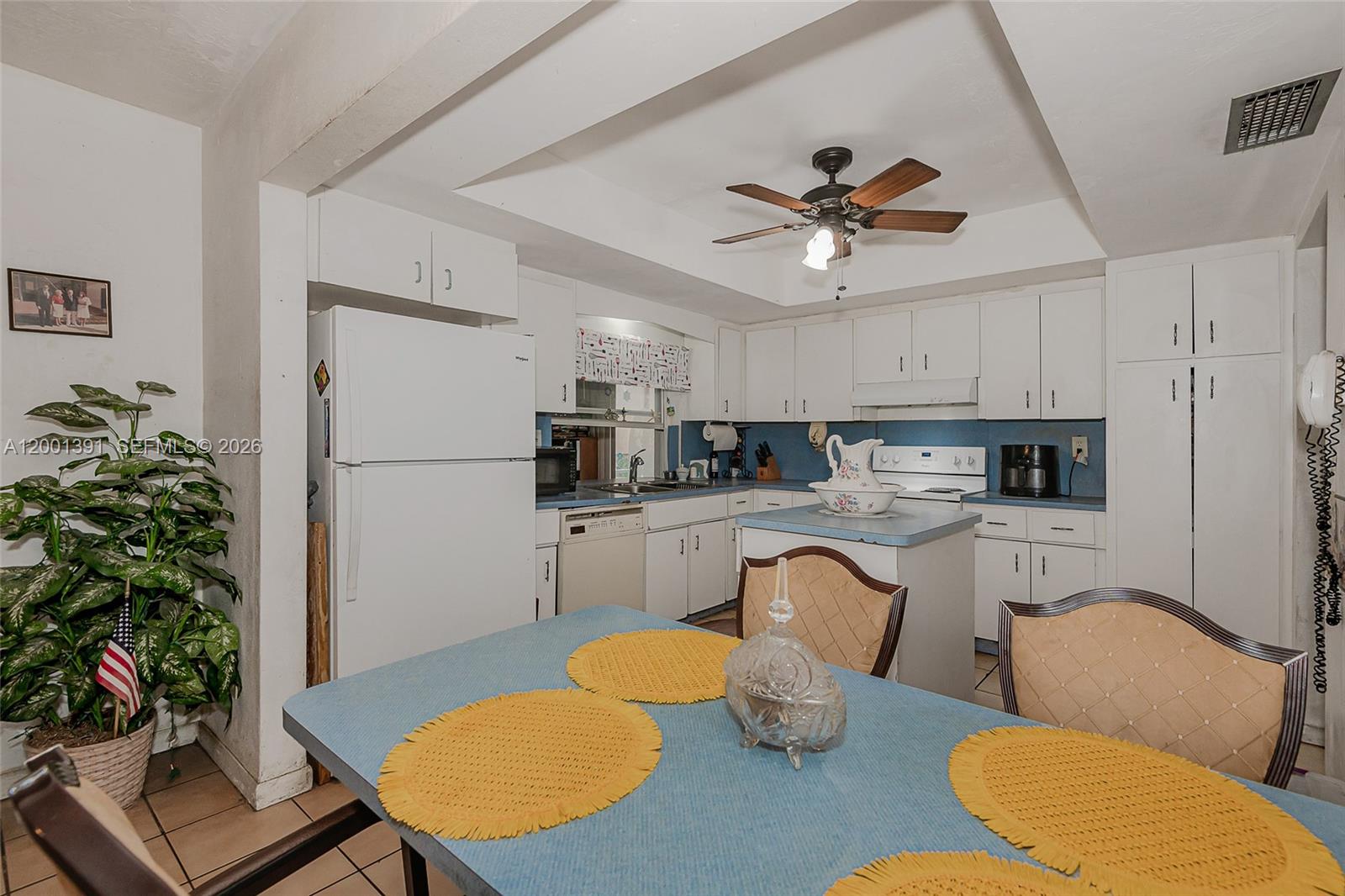 PASADENA LAKES SOUTH - Residential