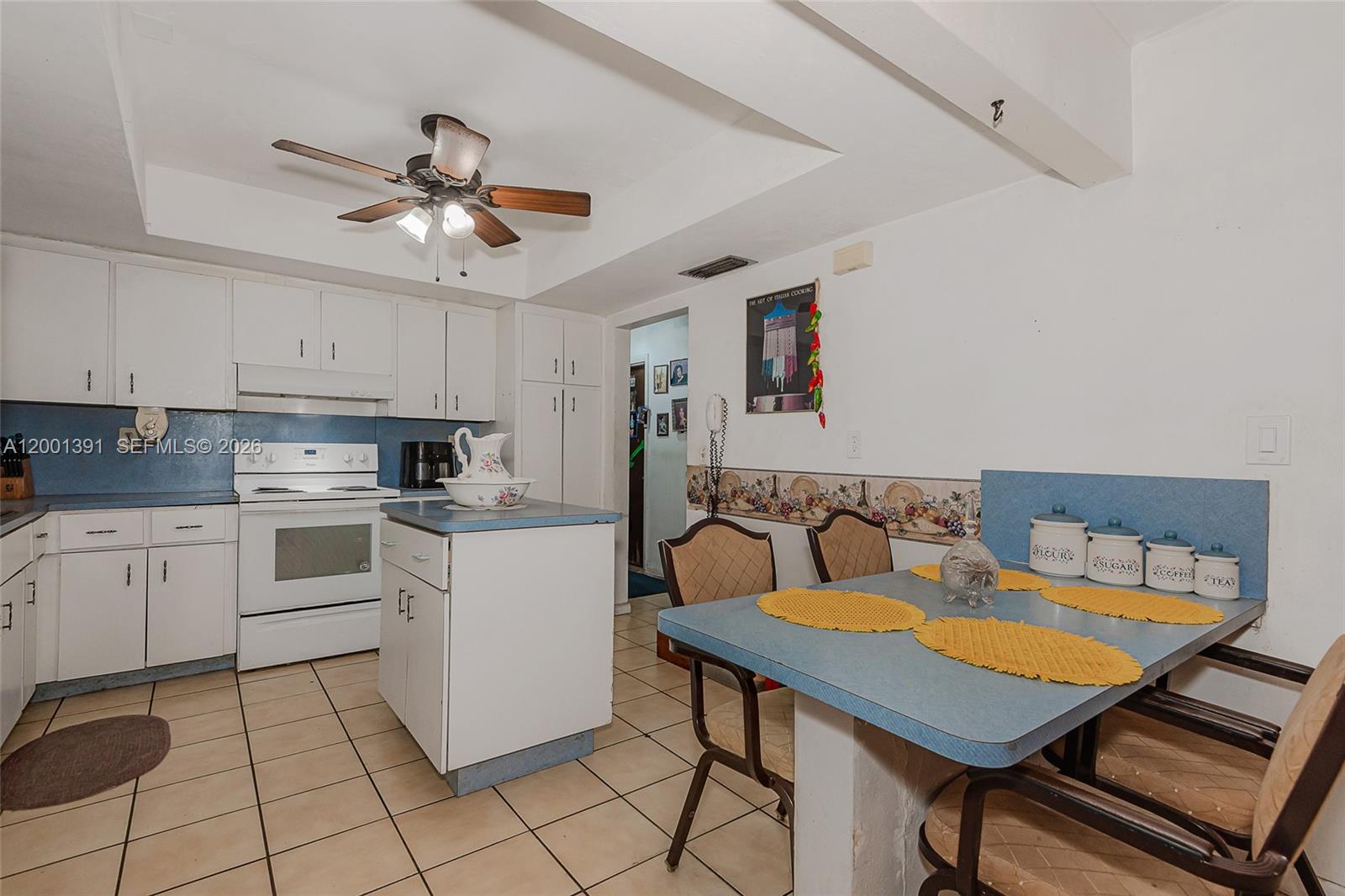 PASADENA LAKES SOUTH - Residential