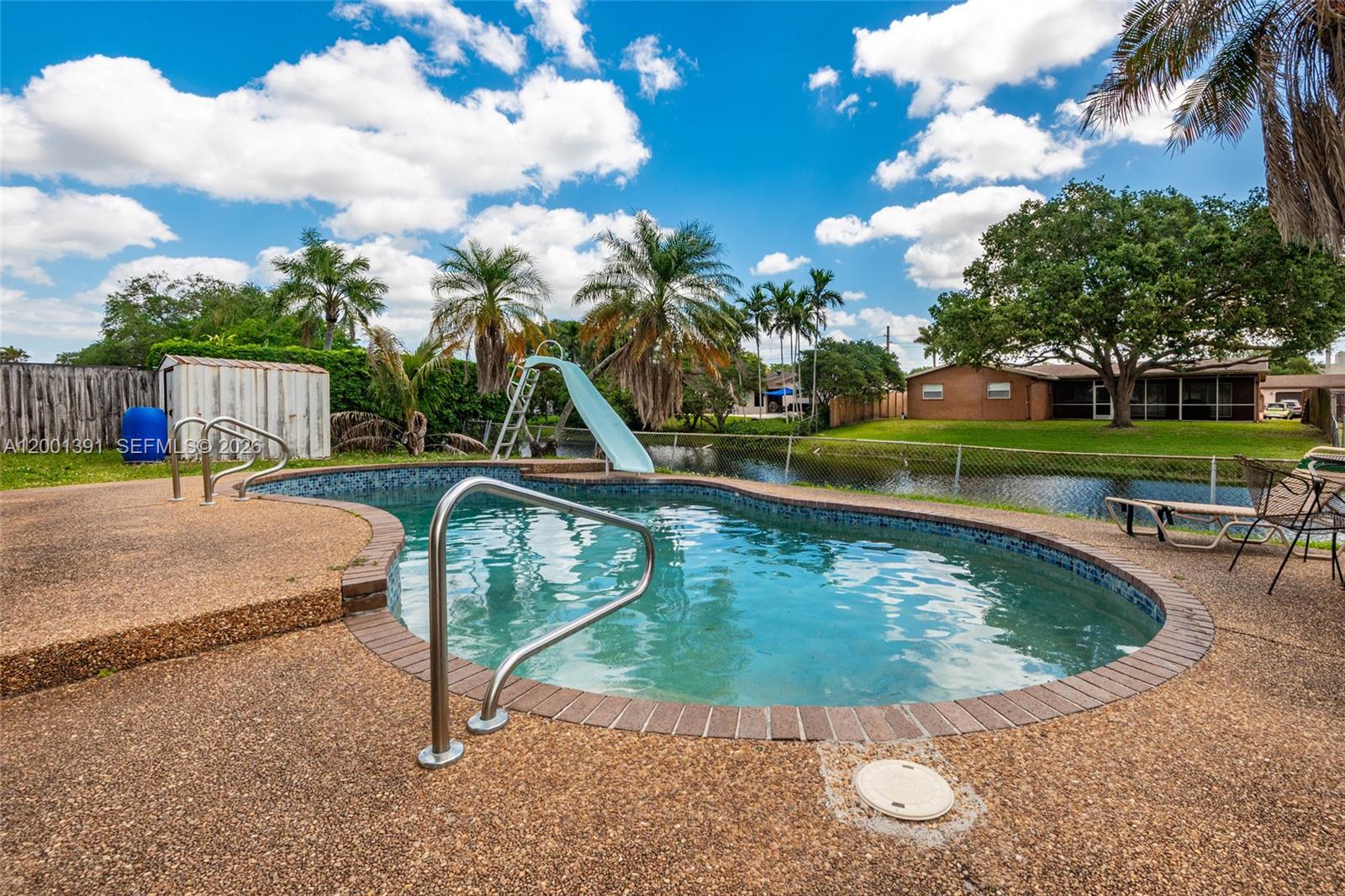 PASADENA LAKES SOUTH - Residential