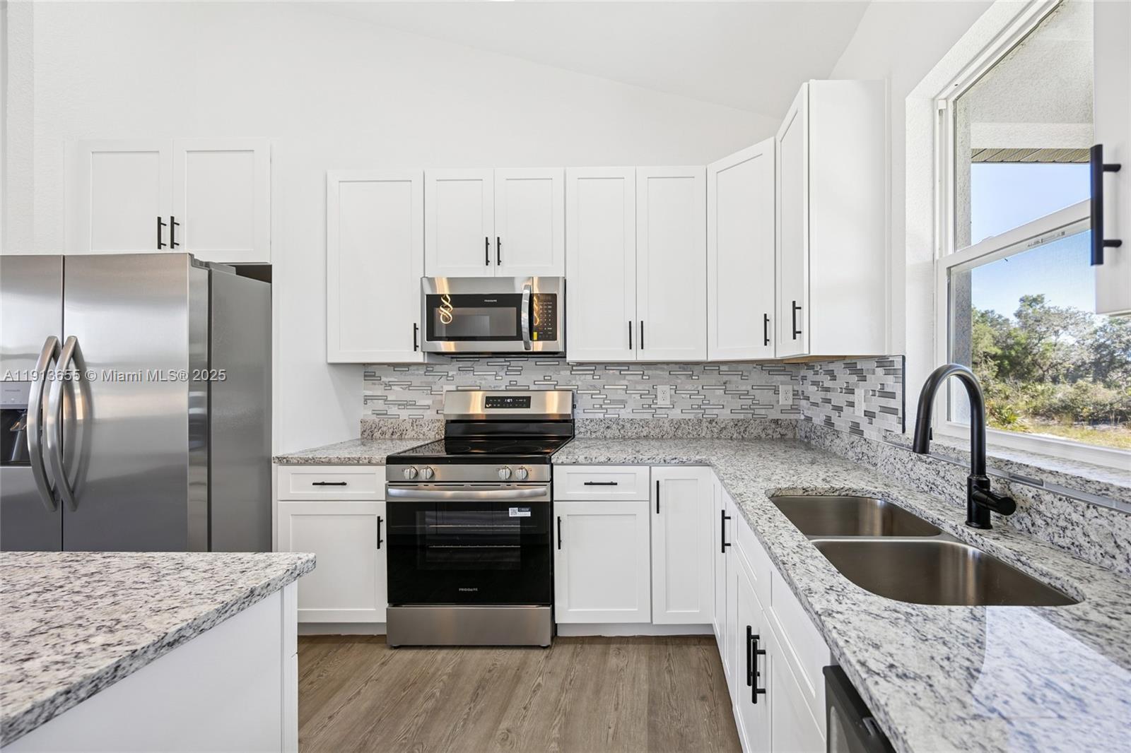 SUN N LAKE EST OF SEBRING - Residential