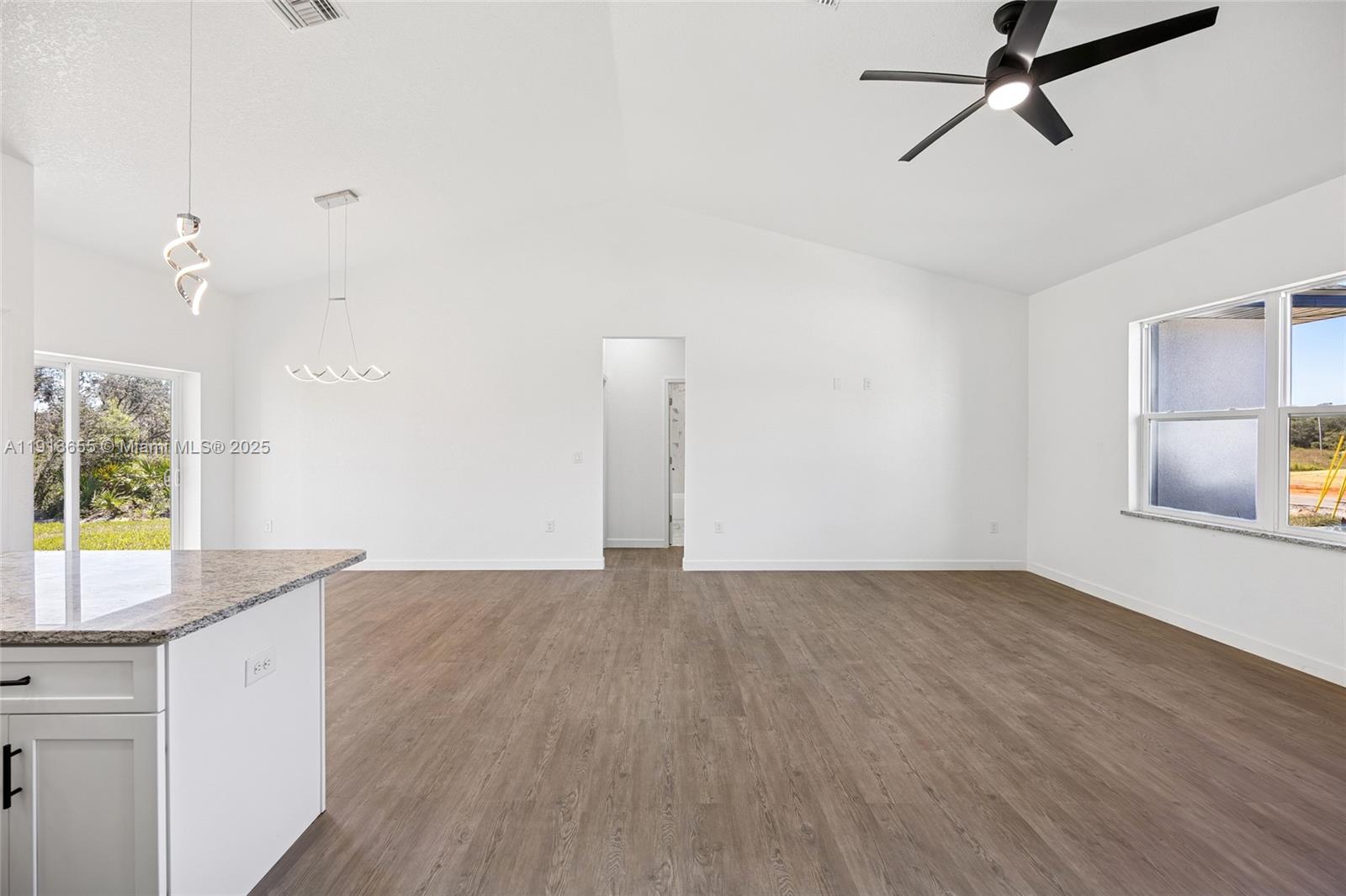 SUN N LAKE EST OF SEBRING - Residential