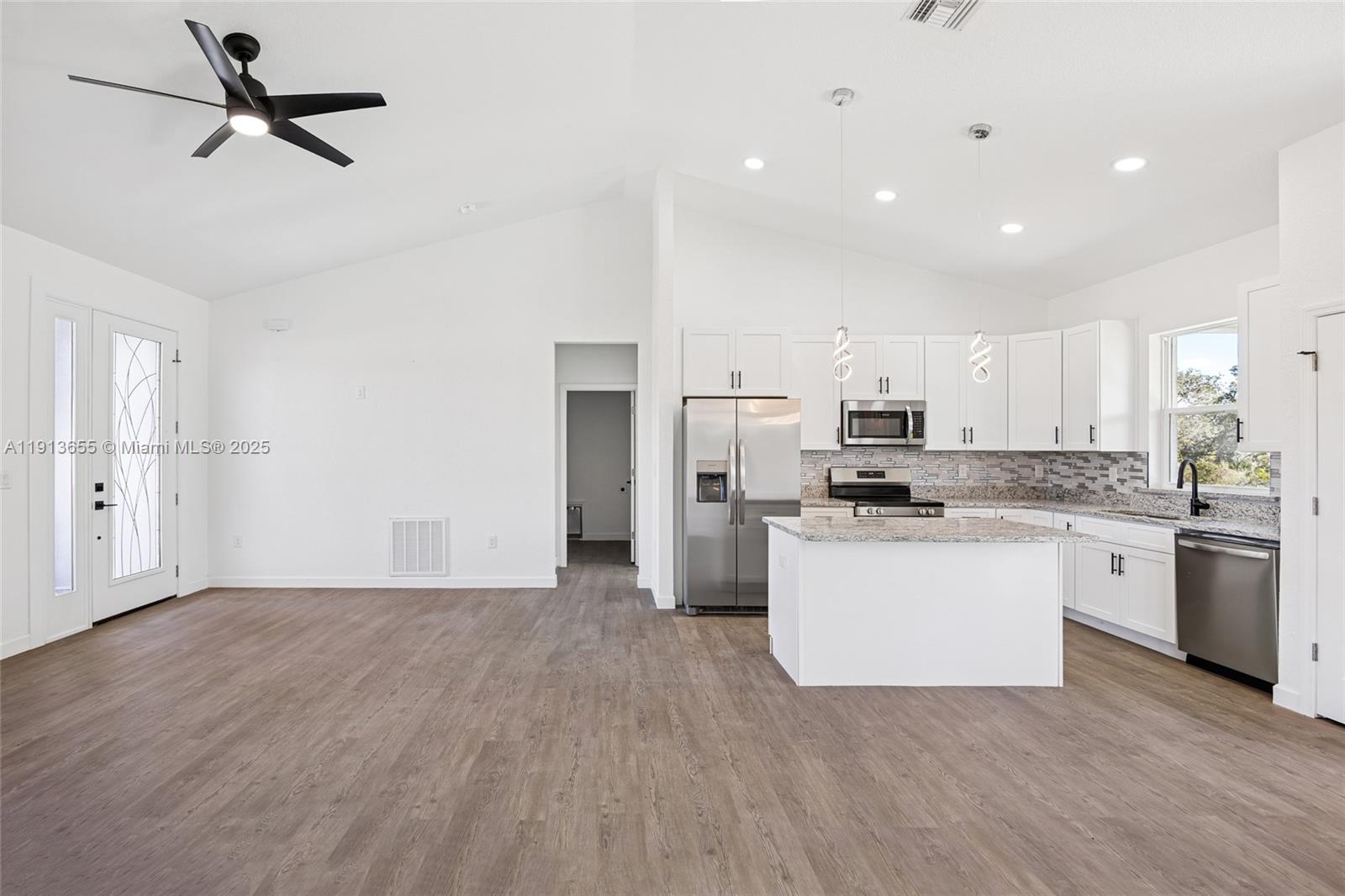 SUN N LAKE EST OF SEBRING - Residential