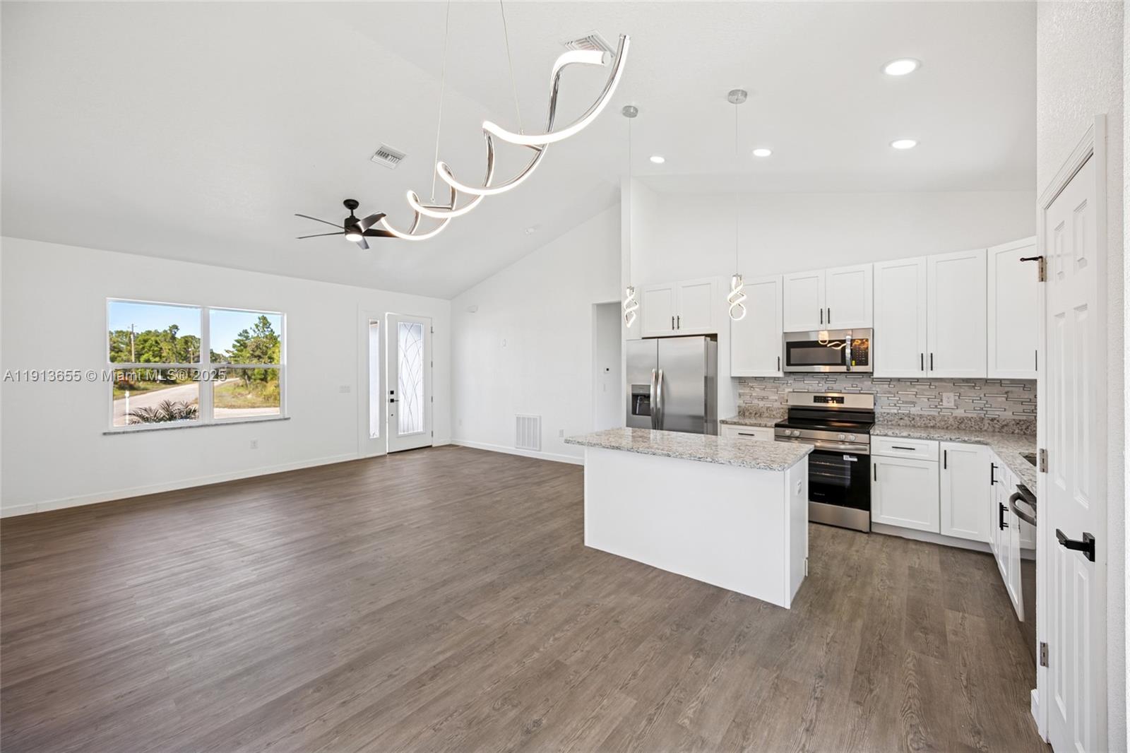 SUN N LAKE EST OF SEBRING - Residential