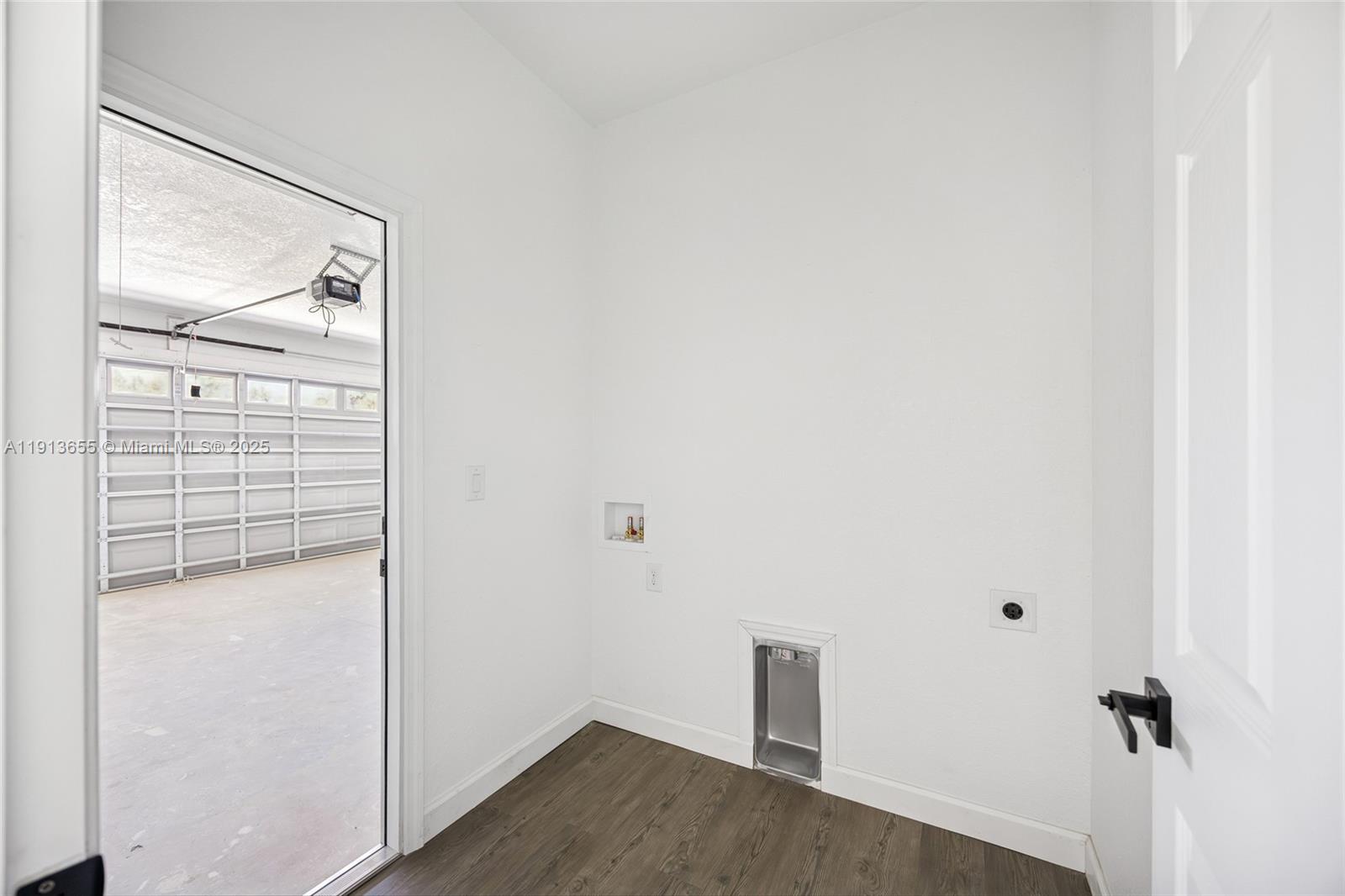 SUN N LAKE EST OF SEBRING - Residential