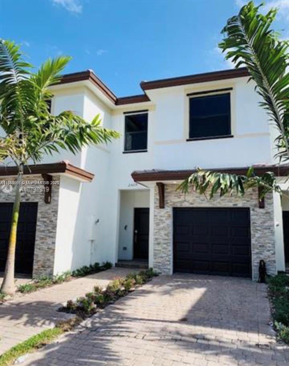 MODERN AND SPACIOUS 3 BEDS AND 2.5 BATHS HOME WITH HUGE BACKYARD AND ONE CAR GARAGE. THIS TWO STORY SMART TOWNHOUSE HAVE EVERYTHING YOUR CLIENTS IS LOOKING FOR AND MORE. JUST RIGHT OFF EXIT 9A OF THE​​‌​​​​‌​‌​​​‌‌​​​‌‌‌​​‌​​‌‌​​​​ TURNPIKE.