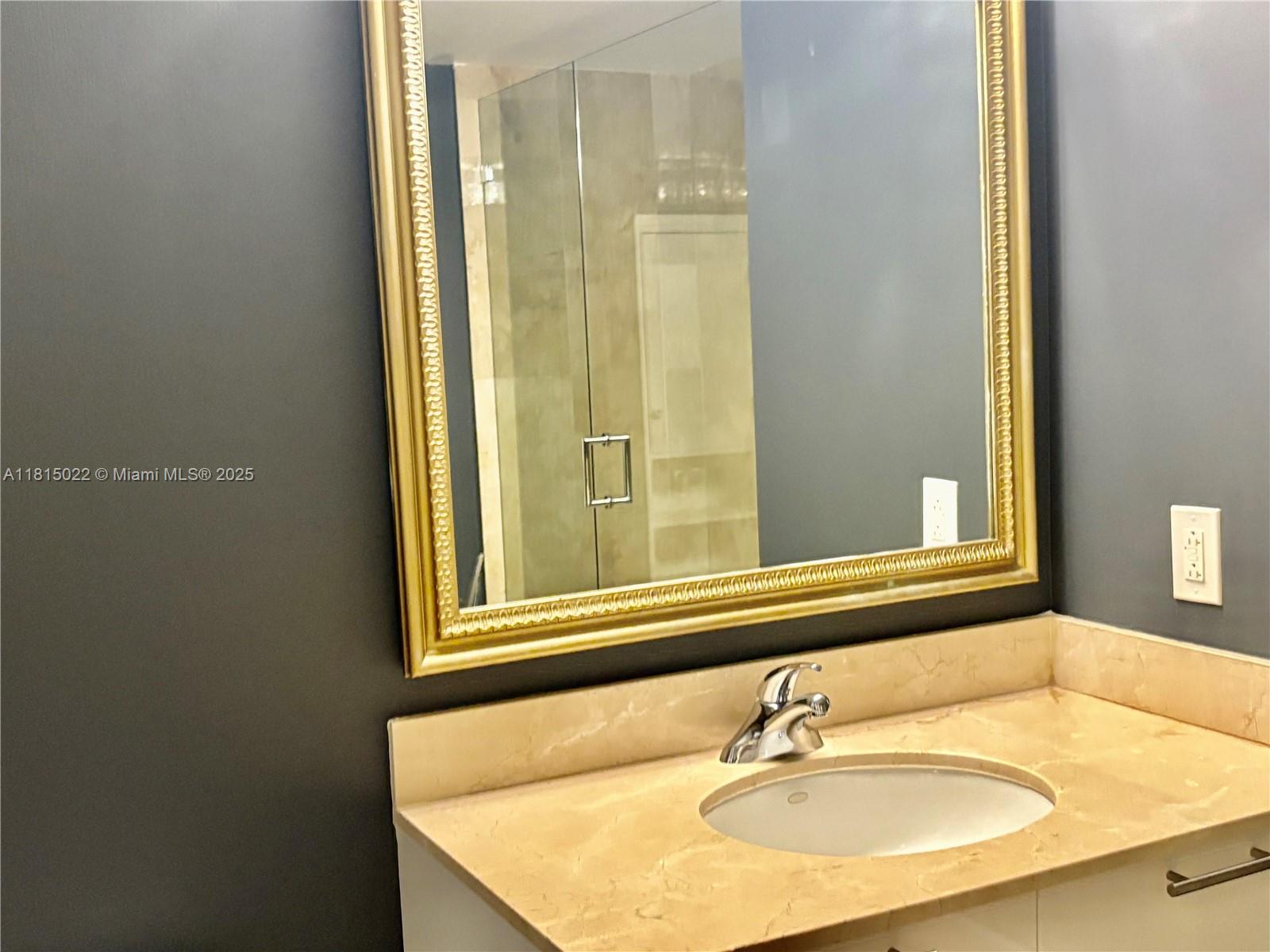 1800 CLUB CONDO - Residential Lease