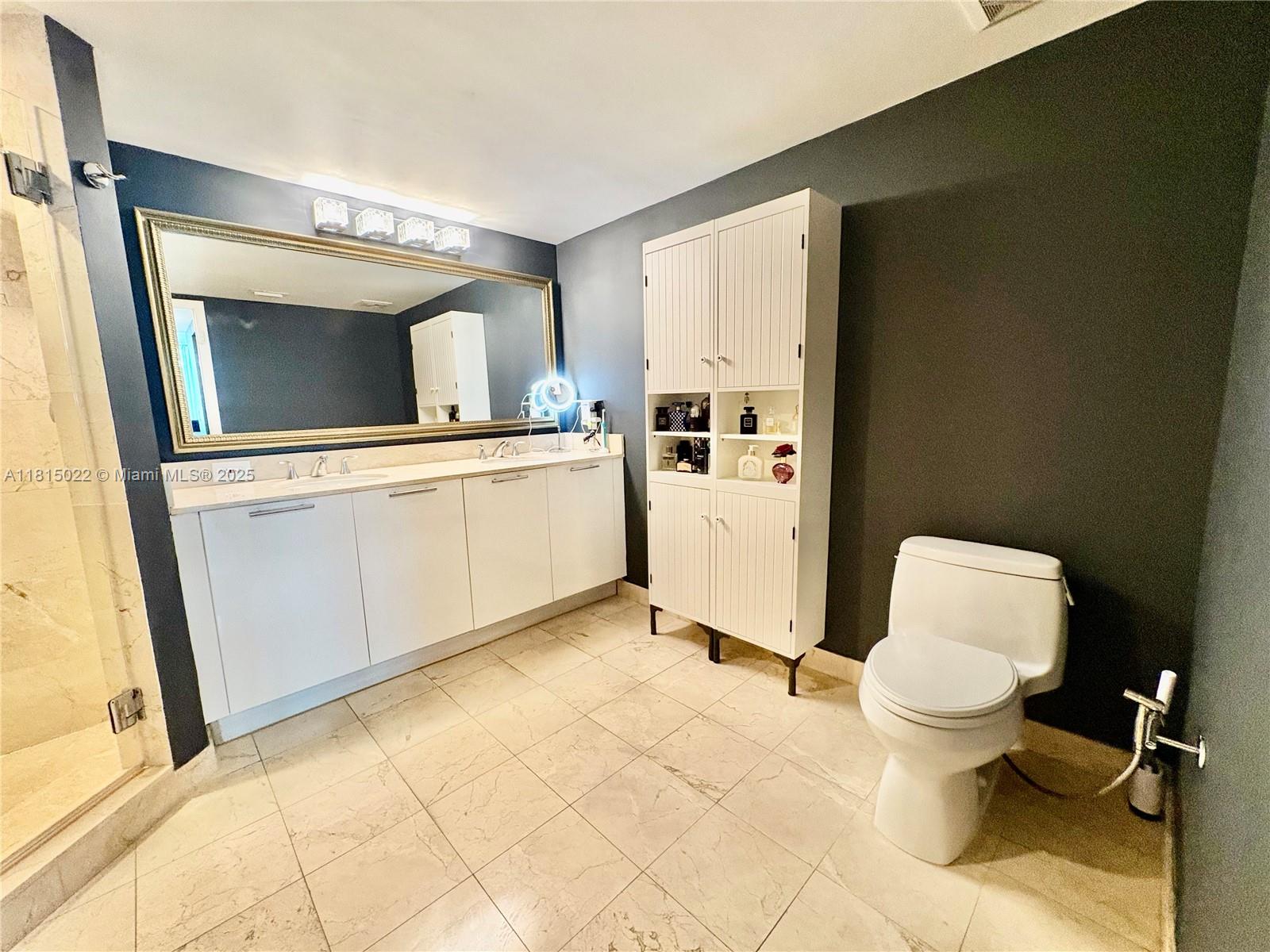 1800 CLUB CONDO - Residential Lease