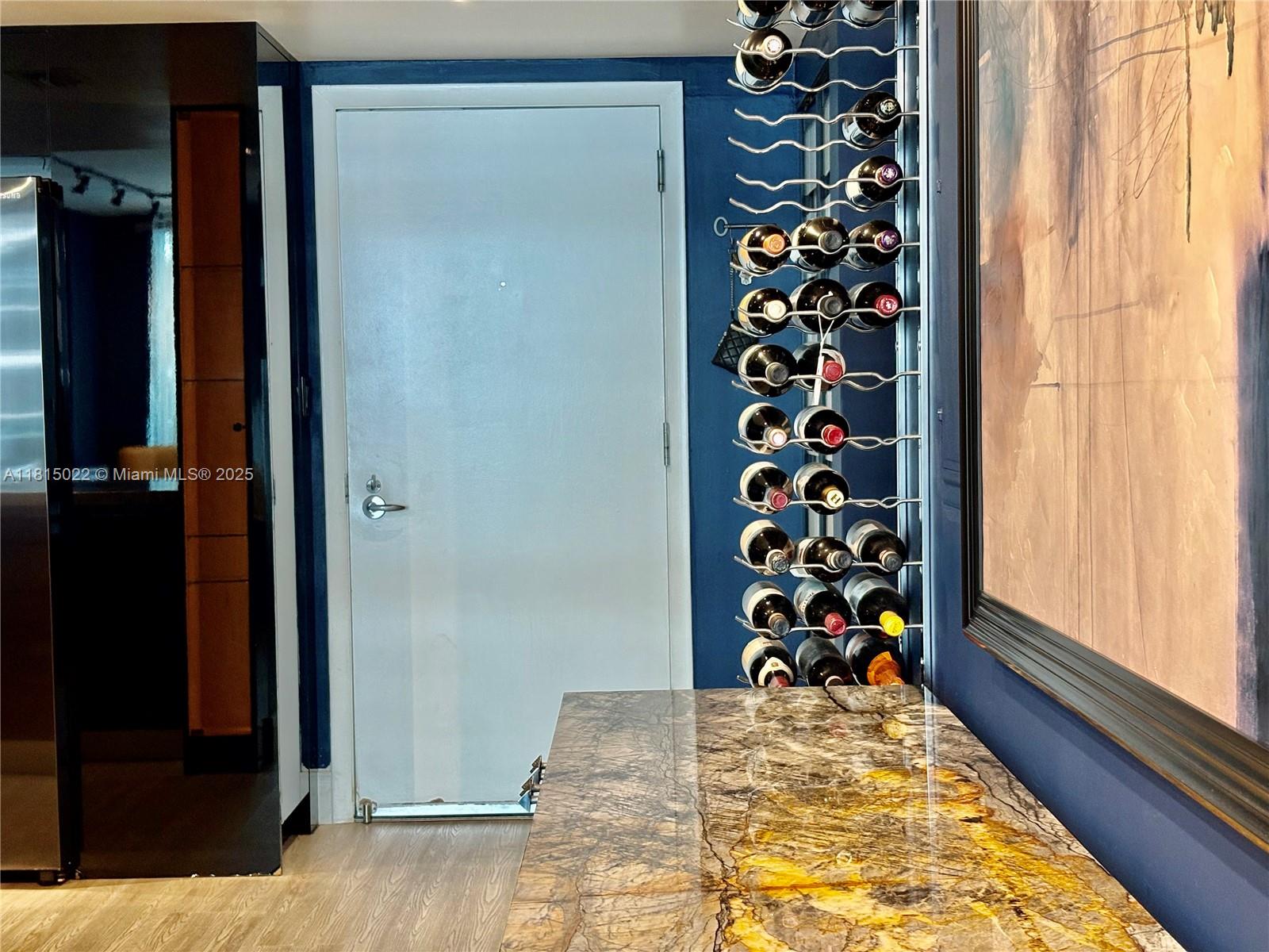 1800 CLUB CONDO - Residential Lease