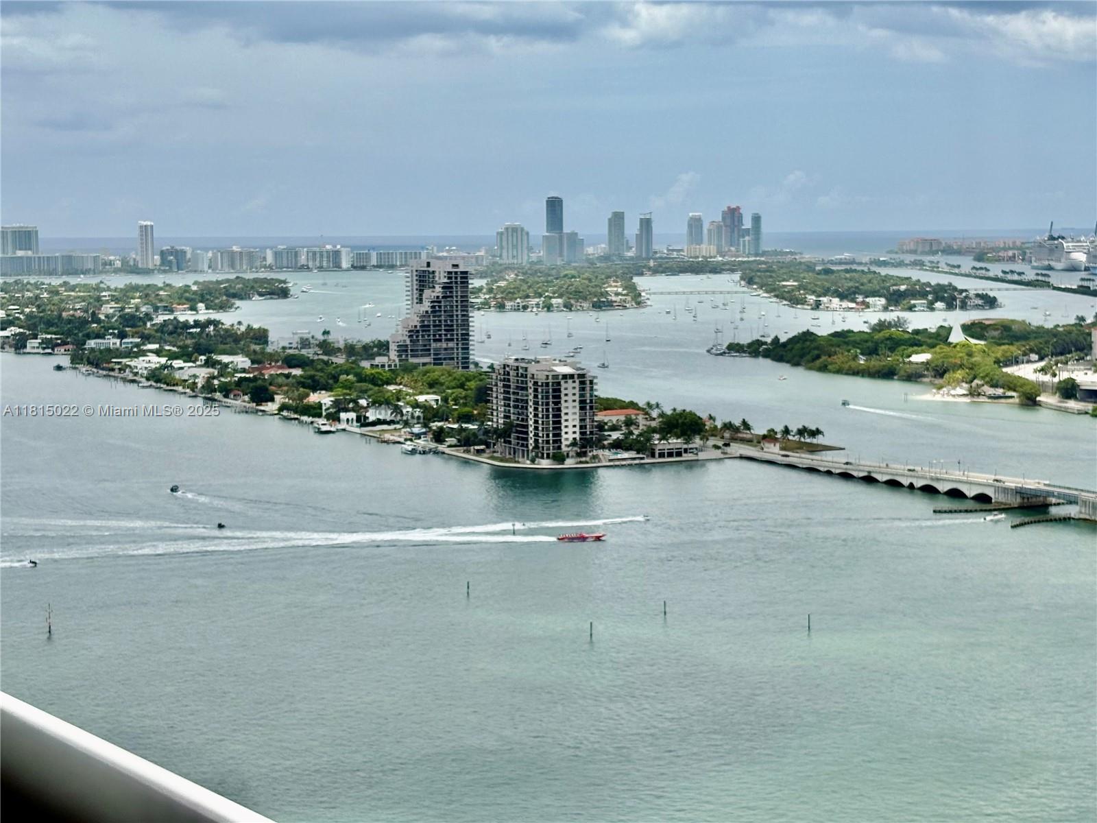 1800 N Bayshore Dr 3512, Miami, Broward County, Florida - 2 Bedrooms  
2 Bathrooms - 