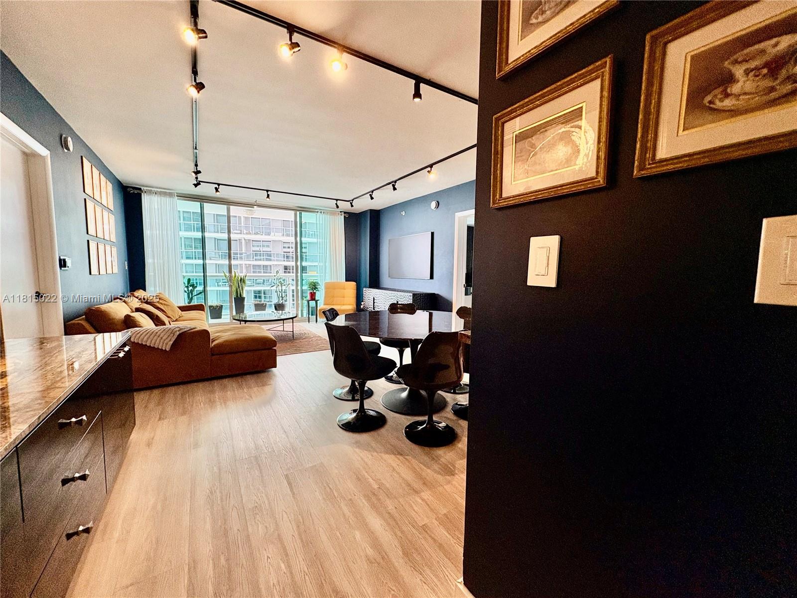 1800 CLUB CONDO - Residential Lease