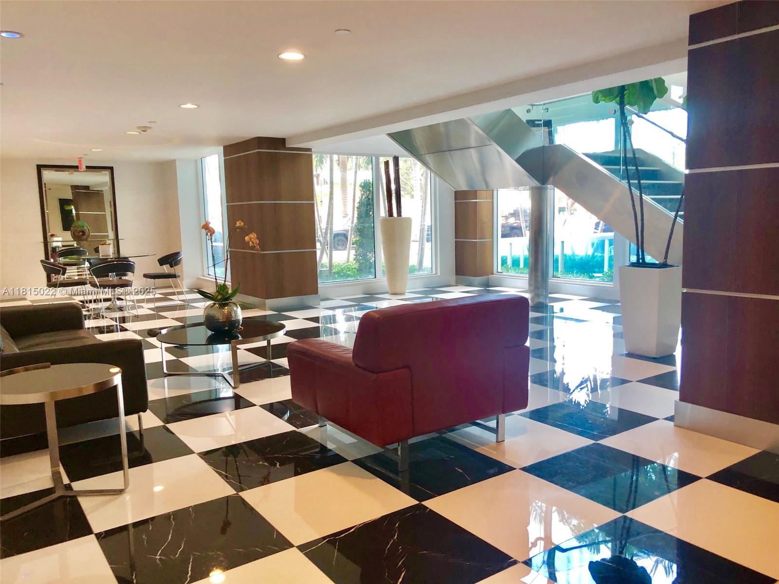 1800 CLUB CONDO - Residential Lease