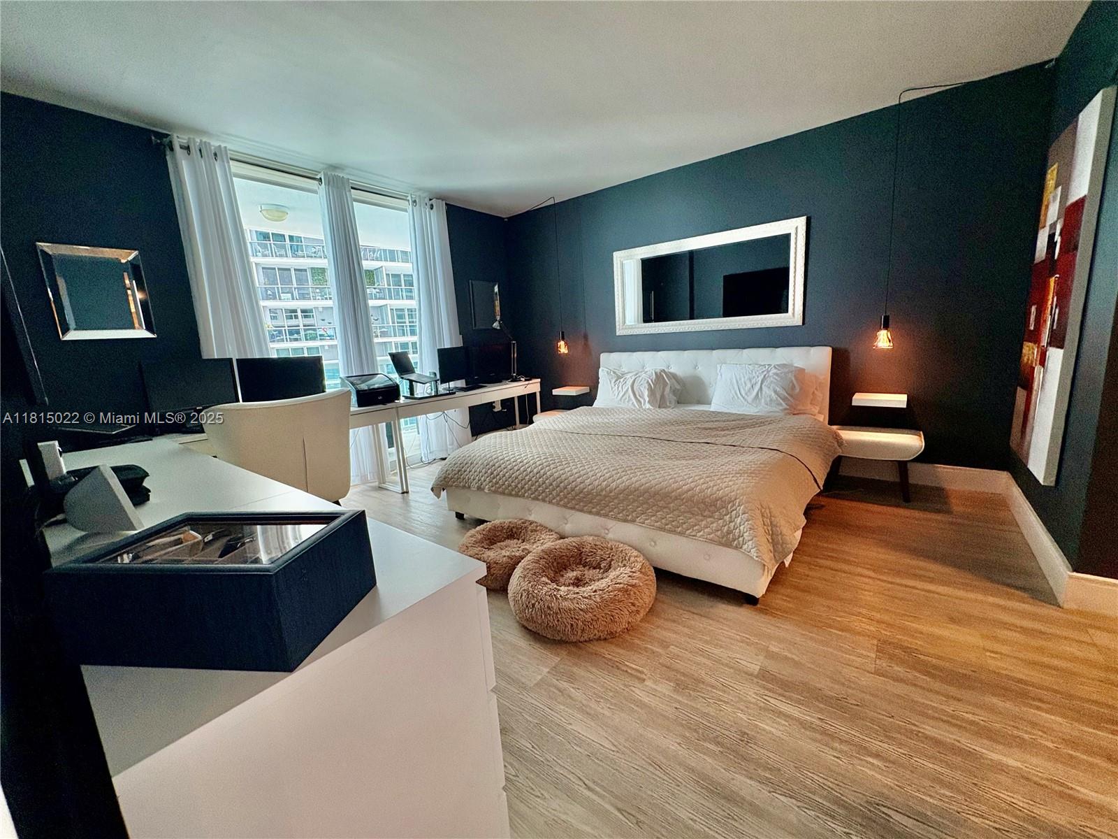 1800 CLUB CONDO - Residential Lease