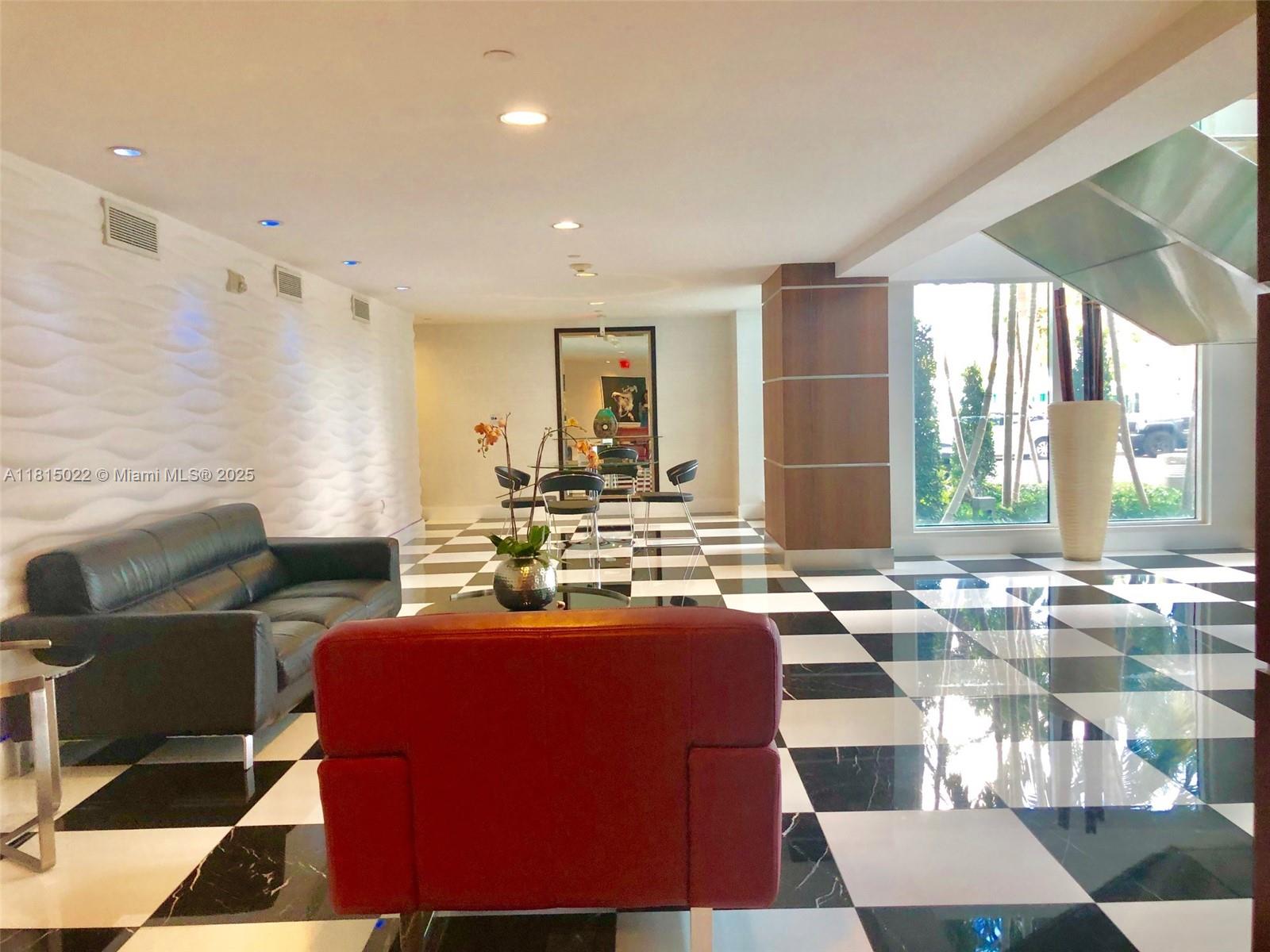 1800 CLUB CONDO - Residential Lease