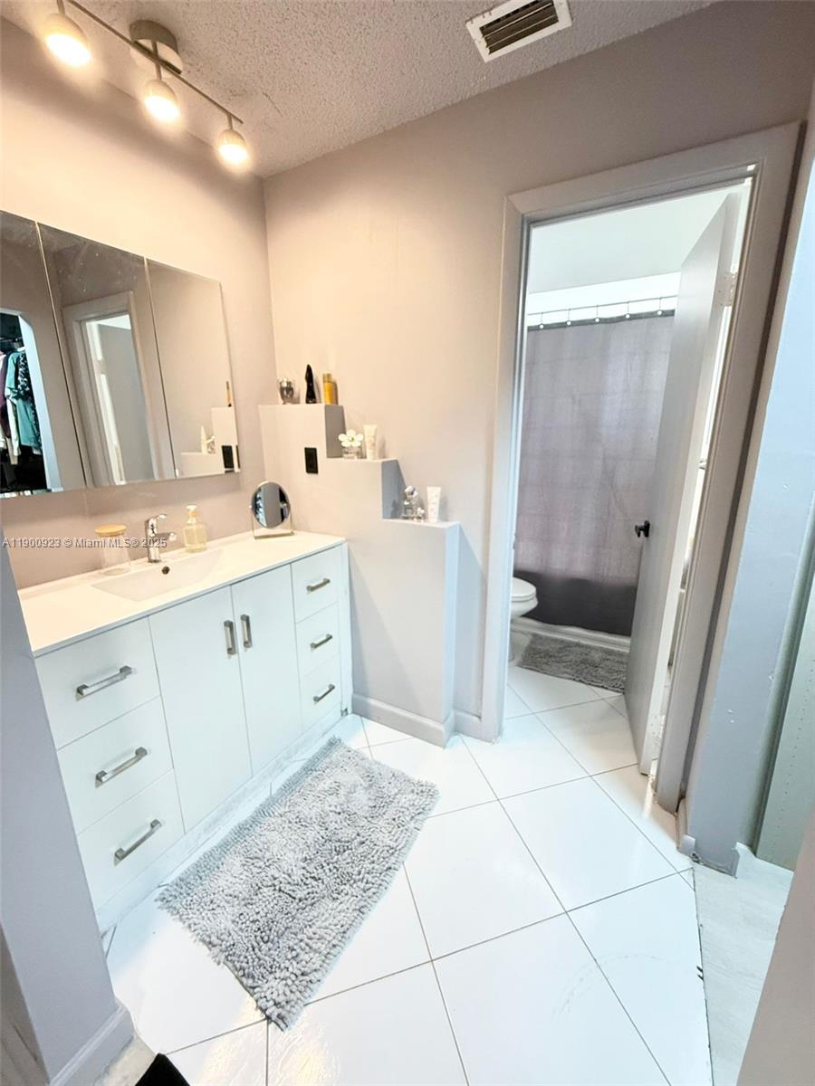 VILLA HOMES AT THE MOORS - Residential