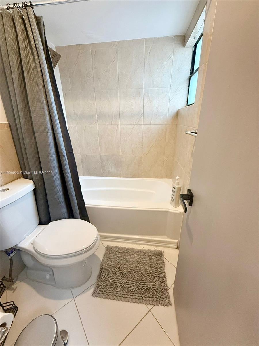 VILLA HOMES AT THE MOORS - Residential