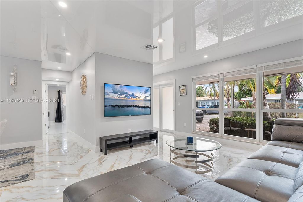 Photo of 4440 NE 17th Ave, Oakland Park, FL 33334 (MLS # A11970459)