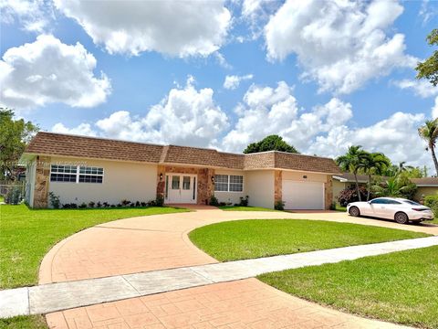 Photo of 7480 NW 14th St, Plantation, FL 33313 (MLS # A11872645)