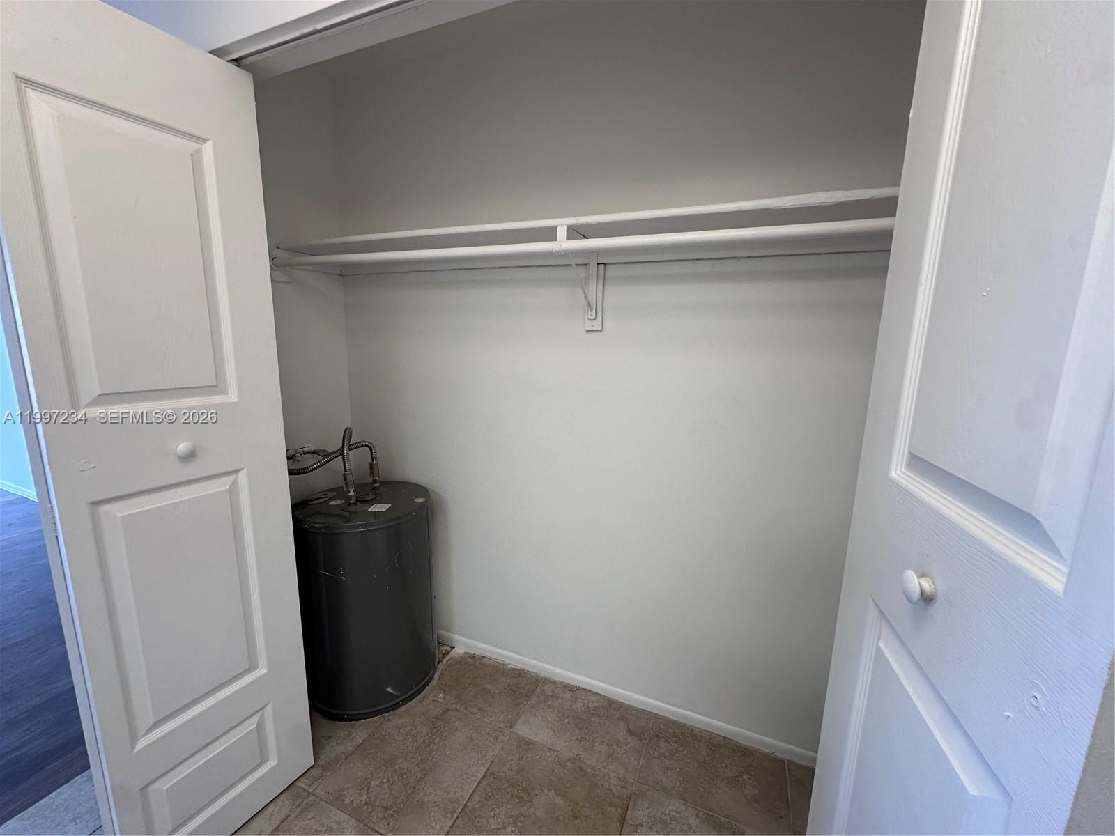 TOWN SQUARE CONDO - Residential Lease