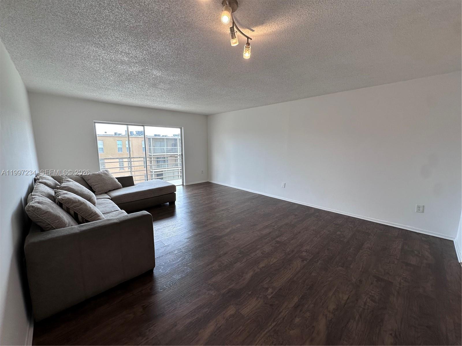 TOWN SQUARE CONDO - Residential Lease