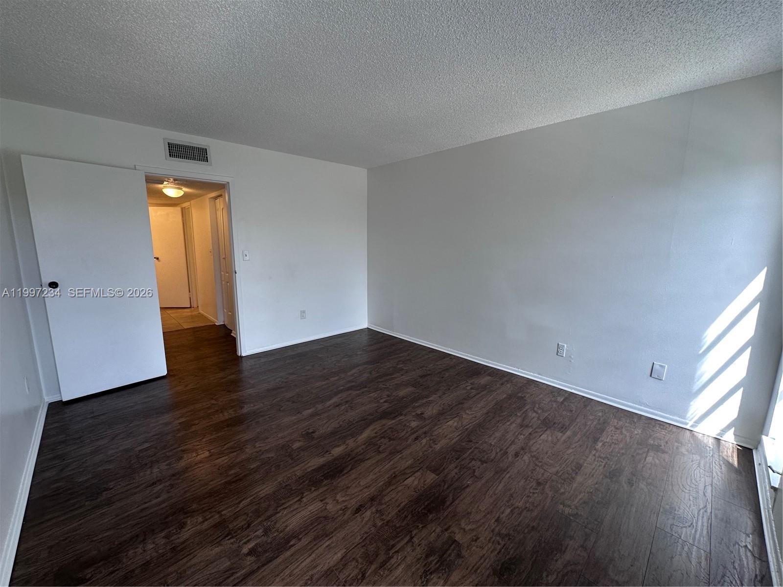 TOWN SQUARE CONDO - Residential Lease