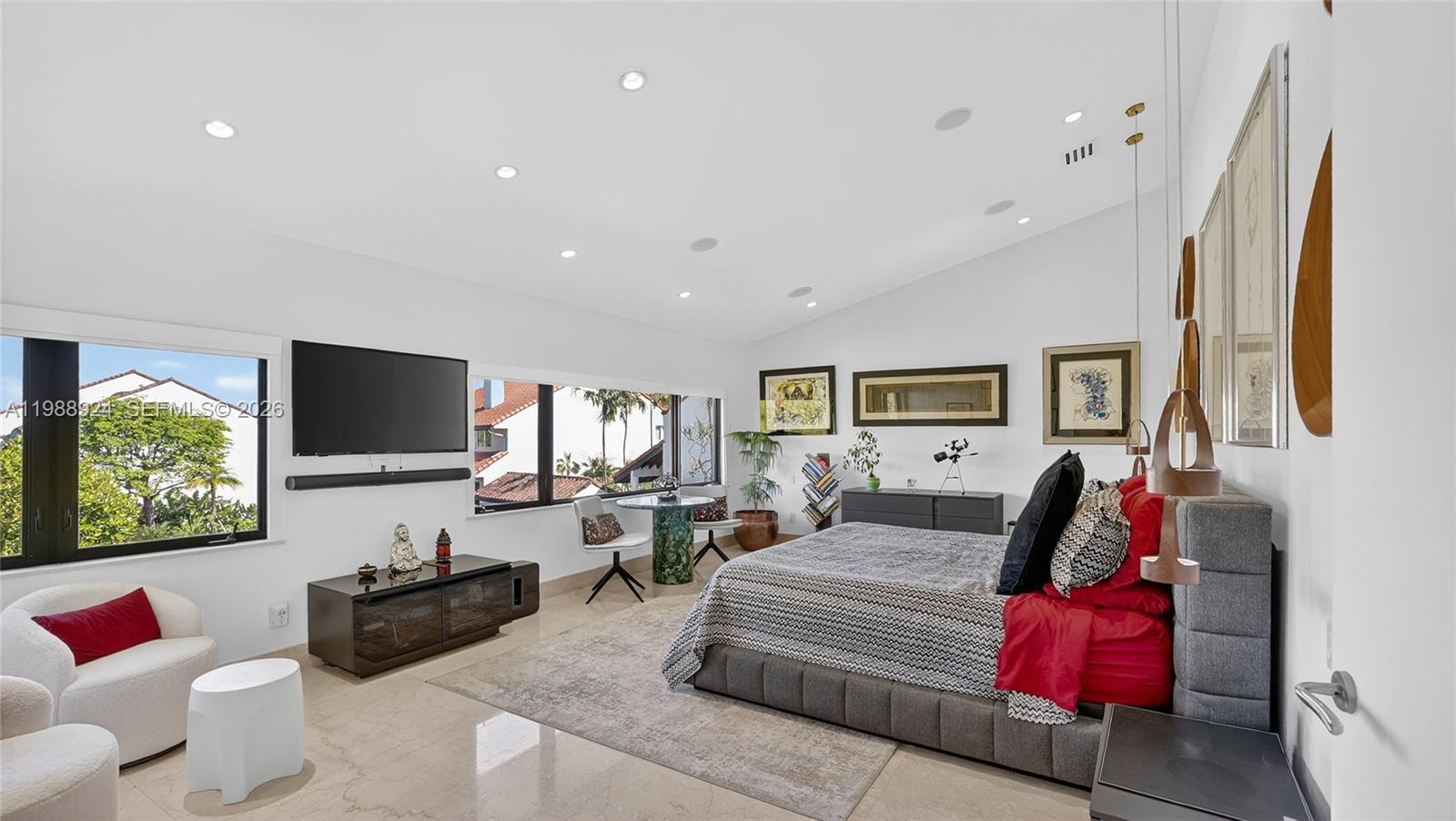 L HERMITAGE - Residential