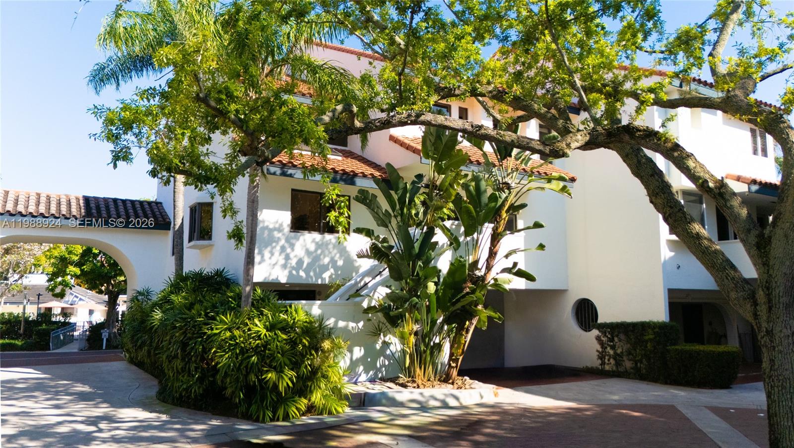 L HERMITAGE - Residential