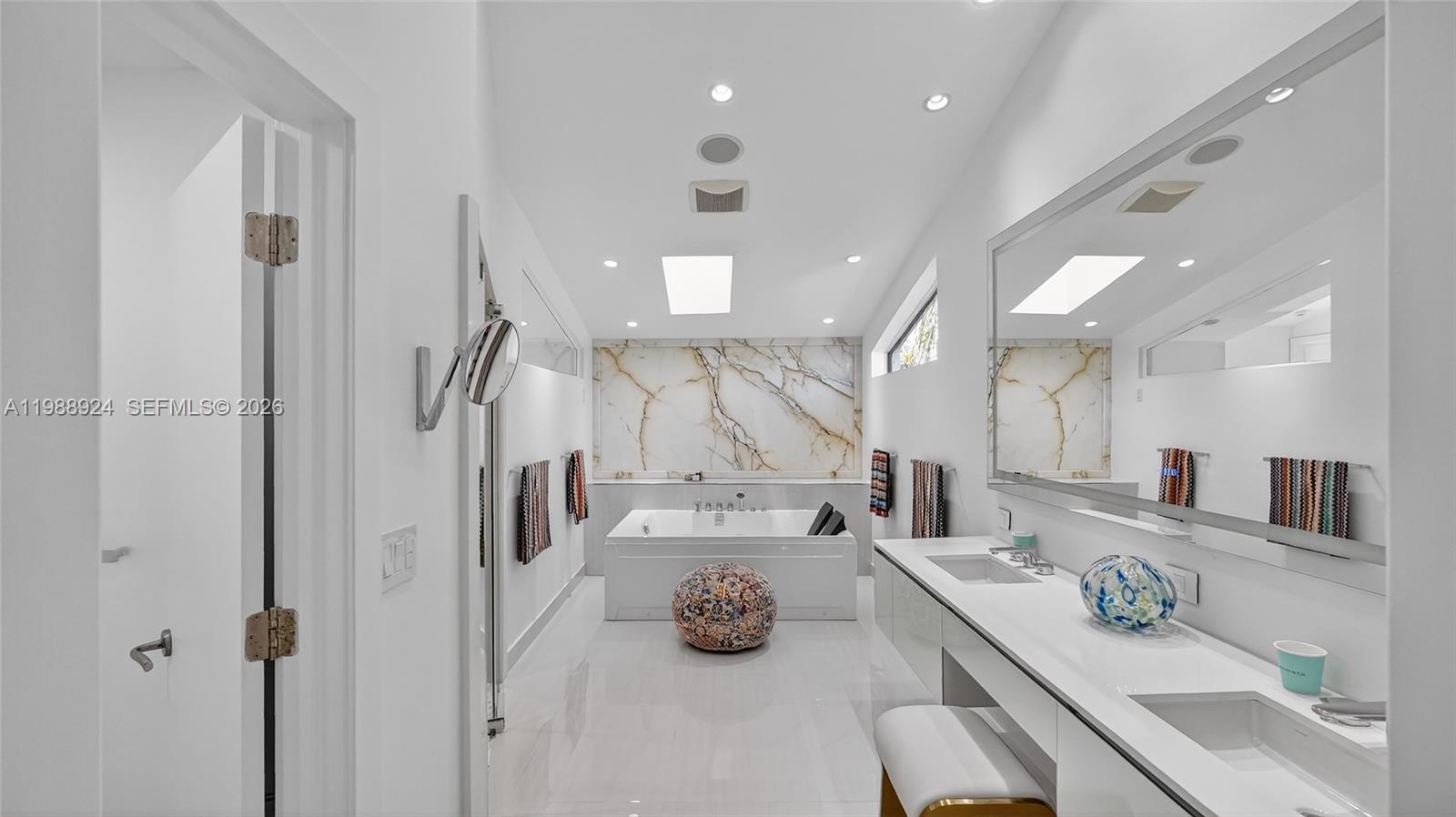 L HERMITAGE - Residential