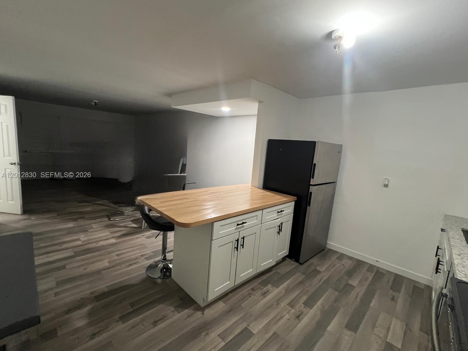 1560 NE 151st St 102