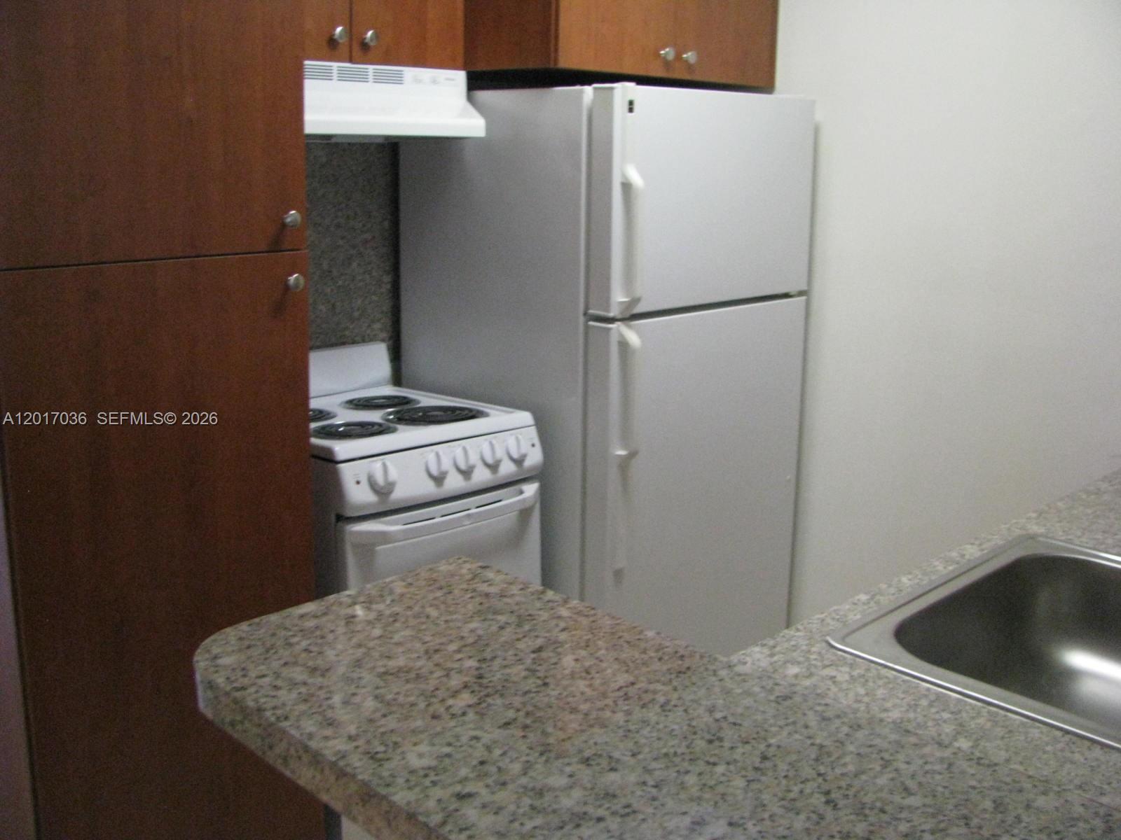 SPANISH TRACE CONDO - Residential Lease