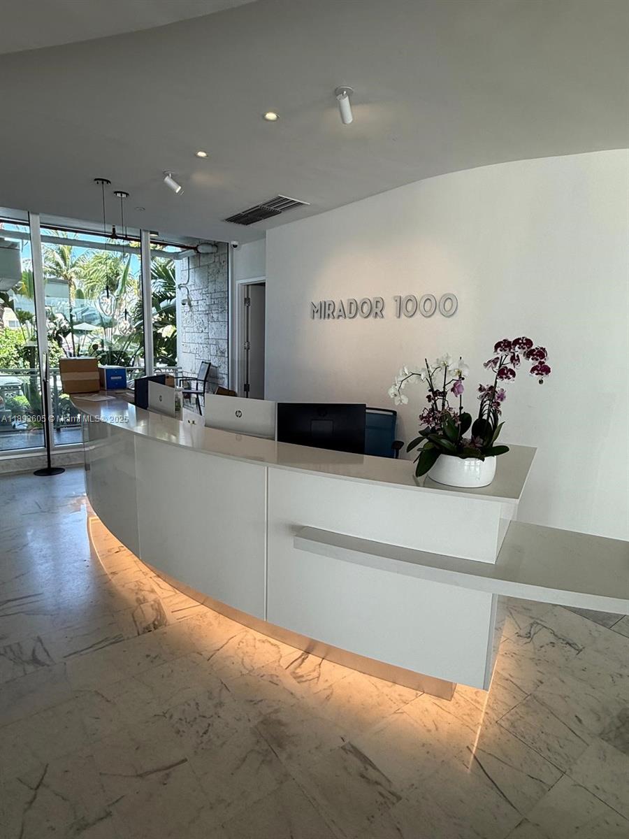 MIRADOR 1000 CONDO - Residential
