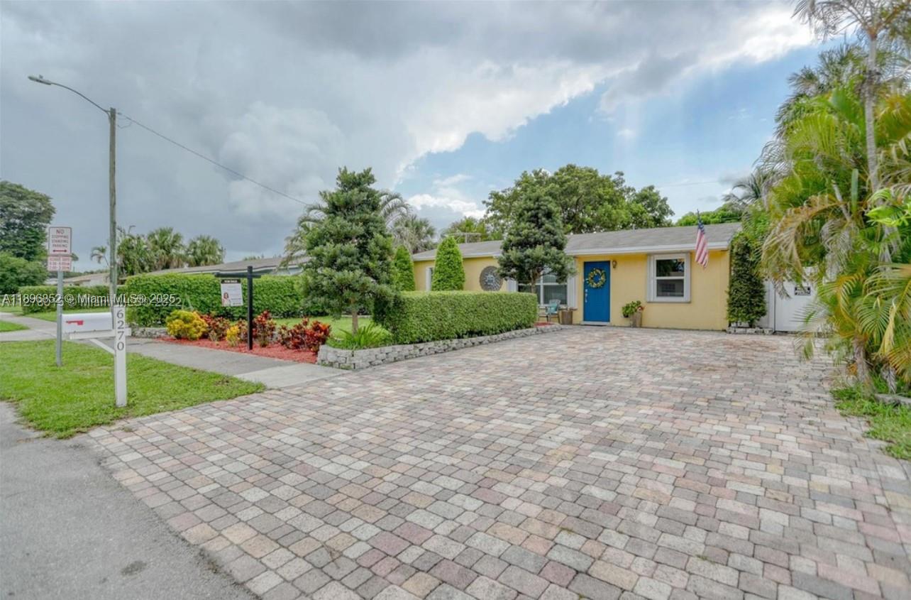 BROADVIEW COUNTRY CLUB ES - Residential