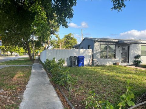 Photo of 841 N 69th Ave, Hollywood, FL 33024 (MLS # A11944620)