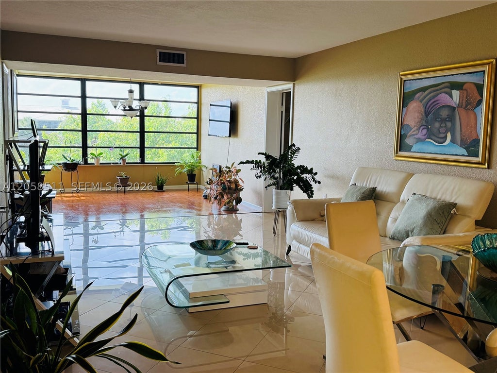 Photo of 1705 Whitehall Dr #401, Davie, FL 33324 (MLS # A12058511)